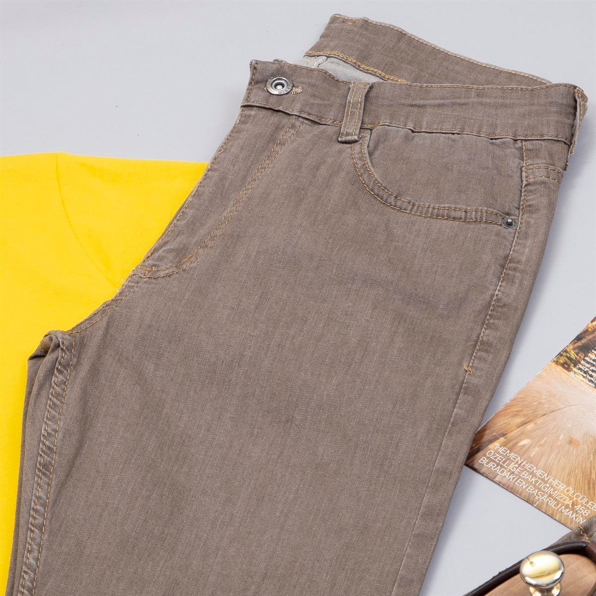 Sarı Polo Yaka Tişört Pantolon Ayakkabı Kombin