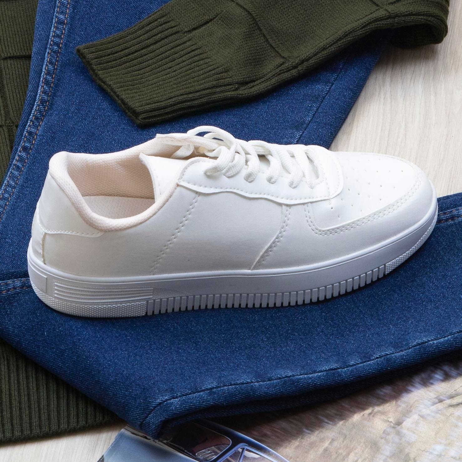 Şeritli Kazak Pantolon Ayakkabı Kombin