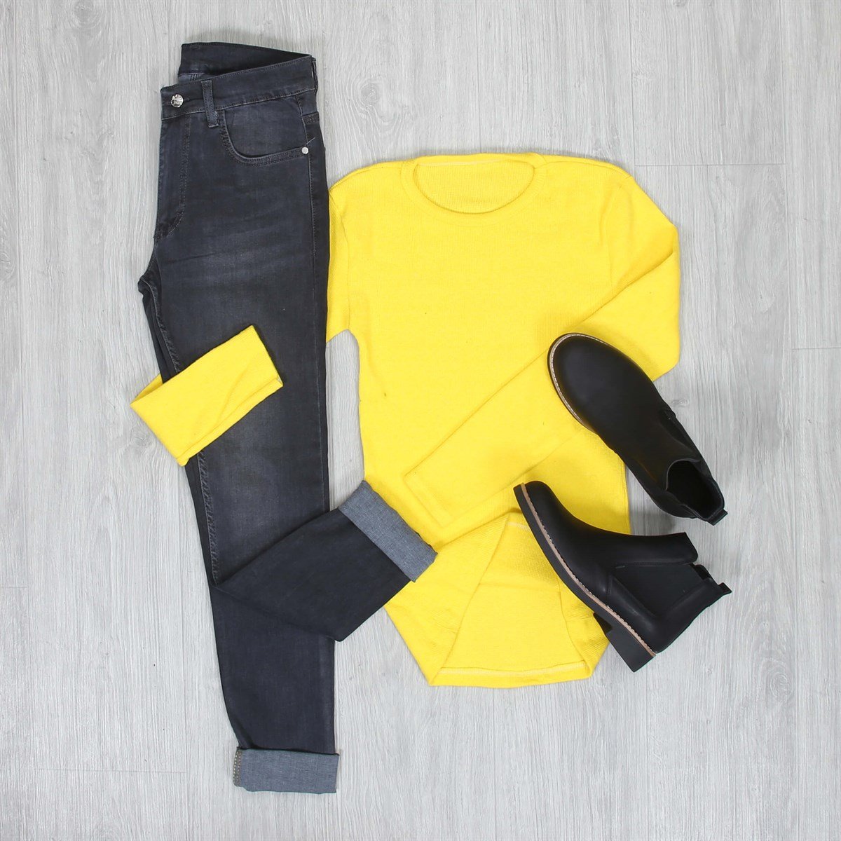 Siah Kot Sarı Kazak Bot Kombini