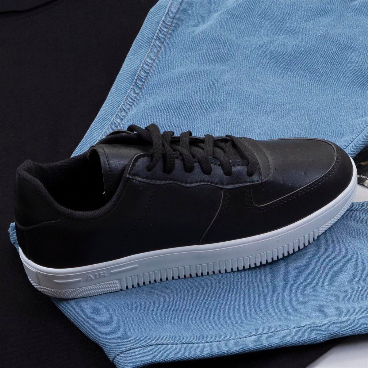 Siyah Basic Tişört Pantolon Ayakkabı Kombin