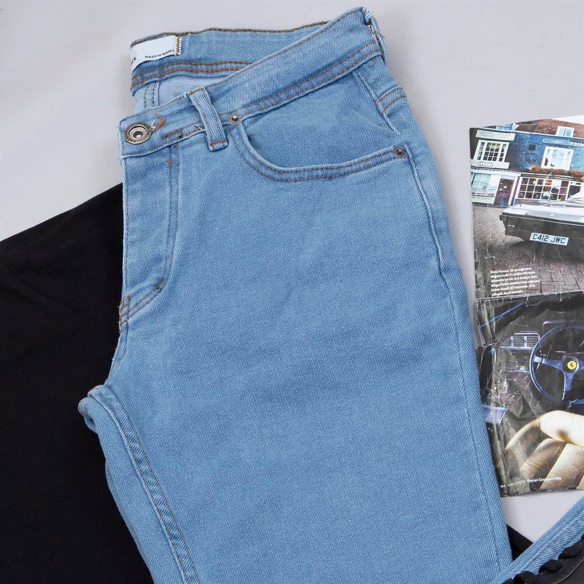 Siyah Basic Tişört Pantolon Ayakkabı Kombin