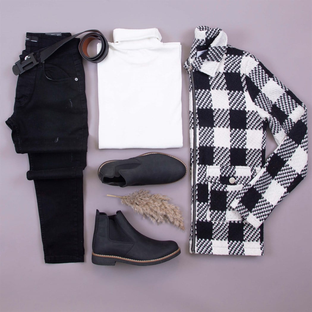 Siyah Beyaz  Ceket Bot Pantolon Kazak kombini