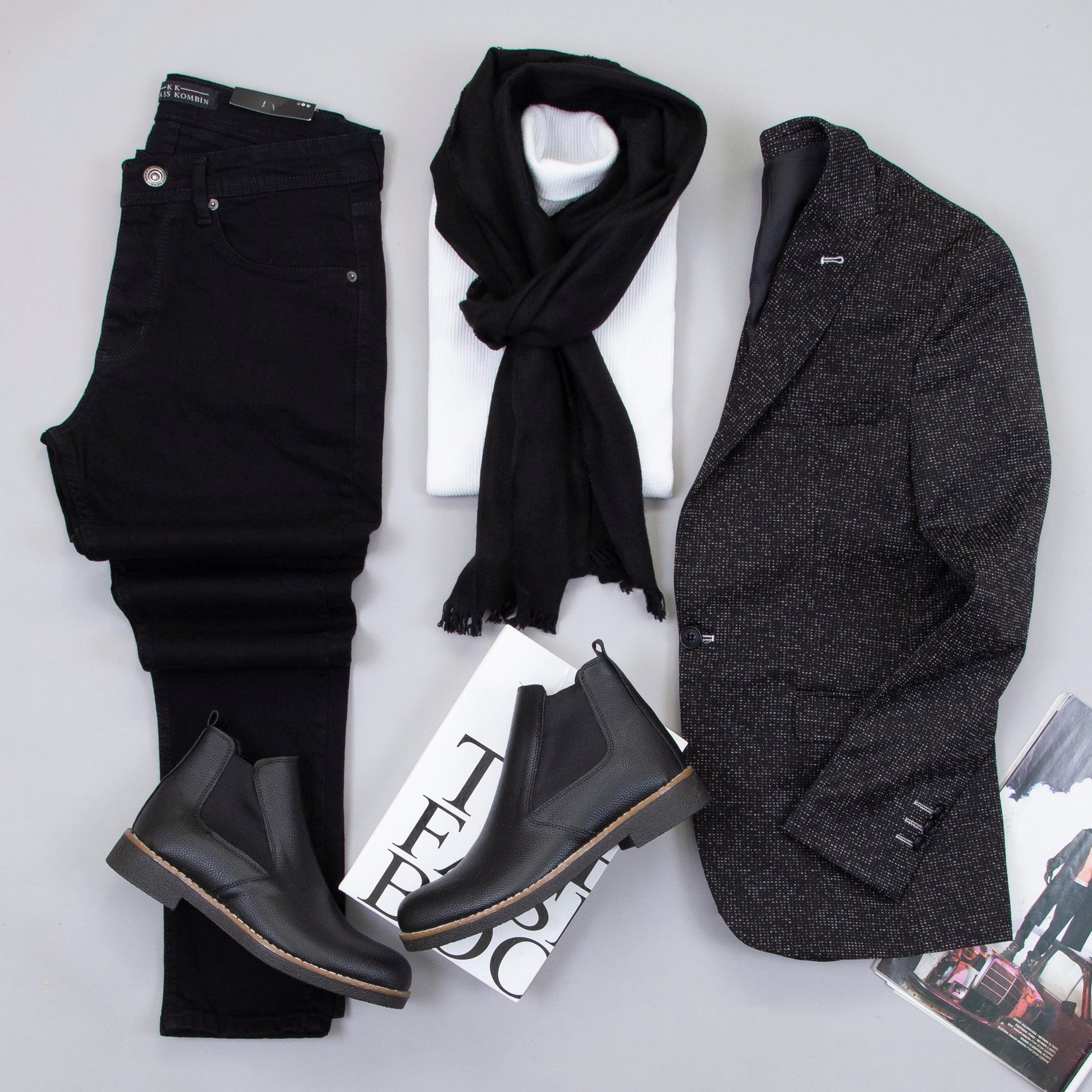 Siyah Blazer Ceket Boğazlı Body Pantolon Atkı Bot Kombin