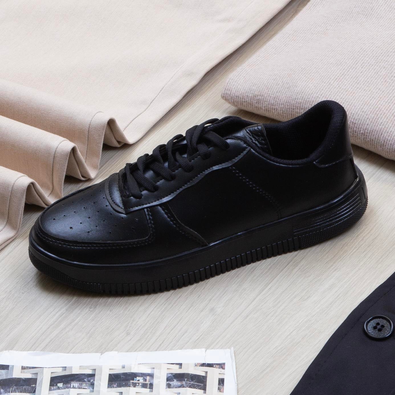 Siyah Ceket Tişört Pantolon Ayakkabı Kombin