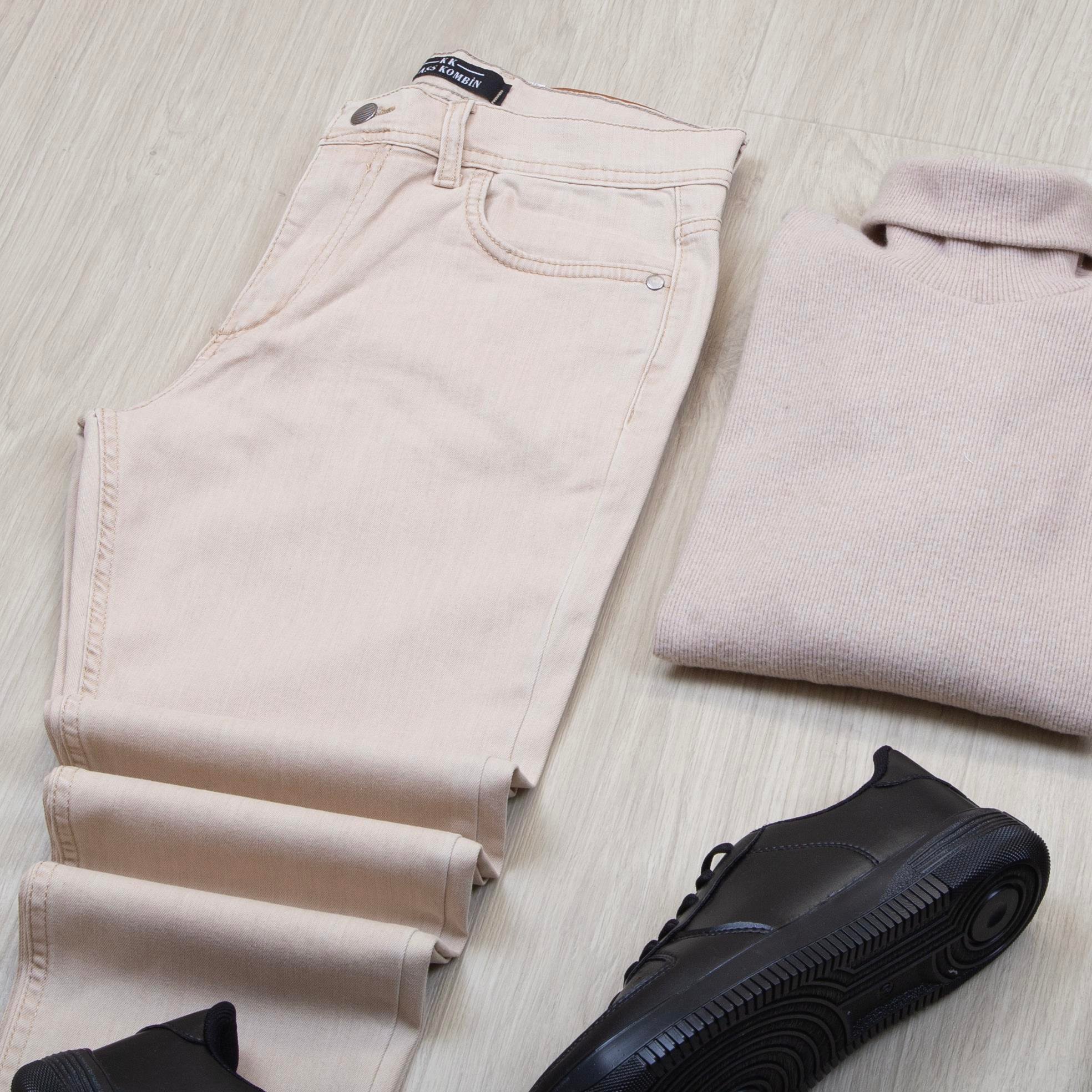 Siyah Ceket Tişört Pantolon Ayakkabı Kombin