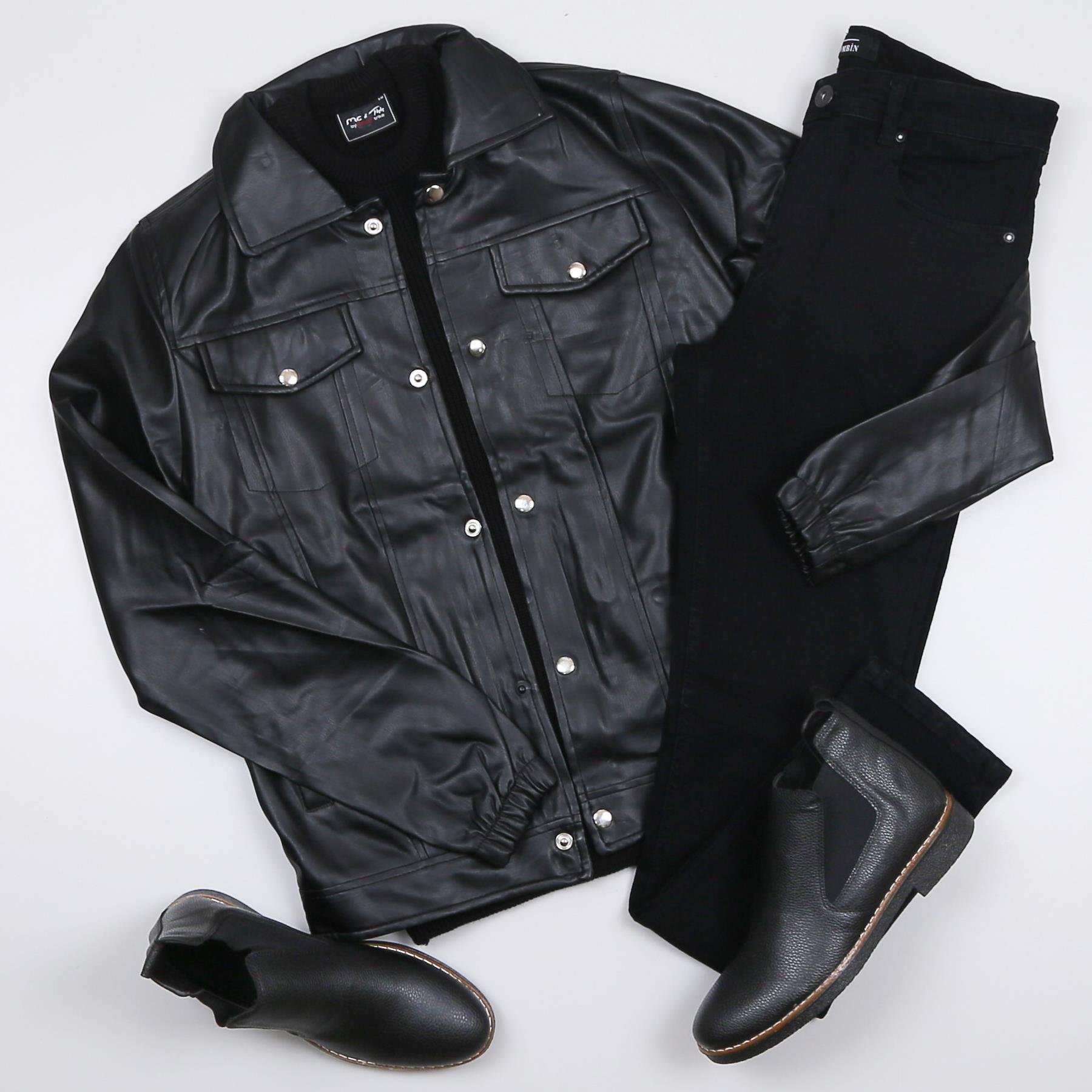 Siyah Cepli Deri Ceket Kazak Pantolon Bot Kombin