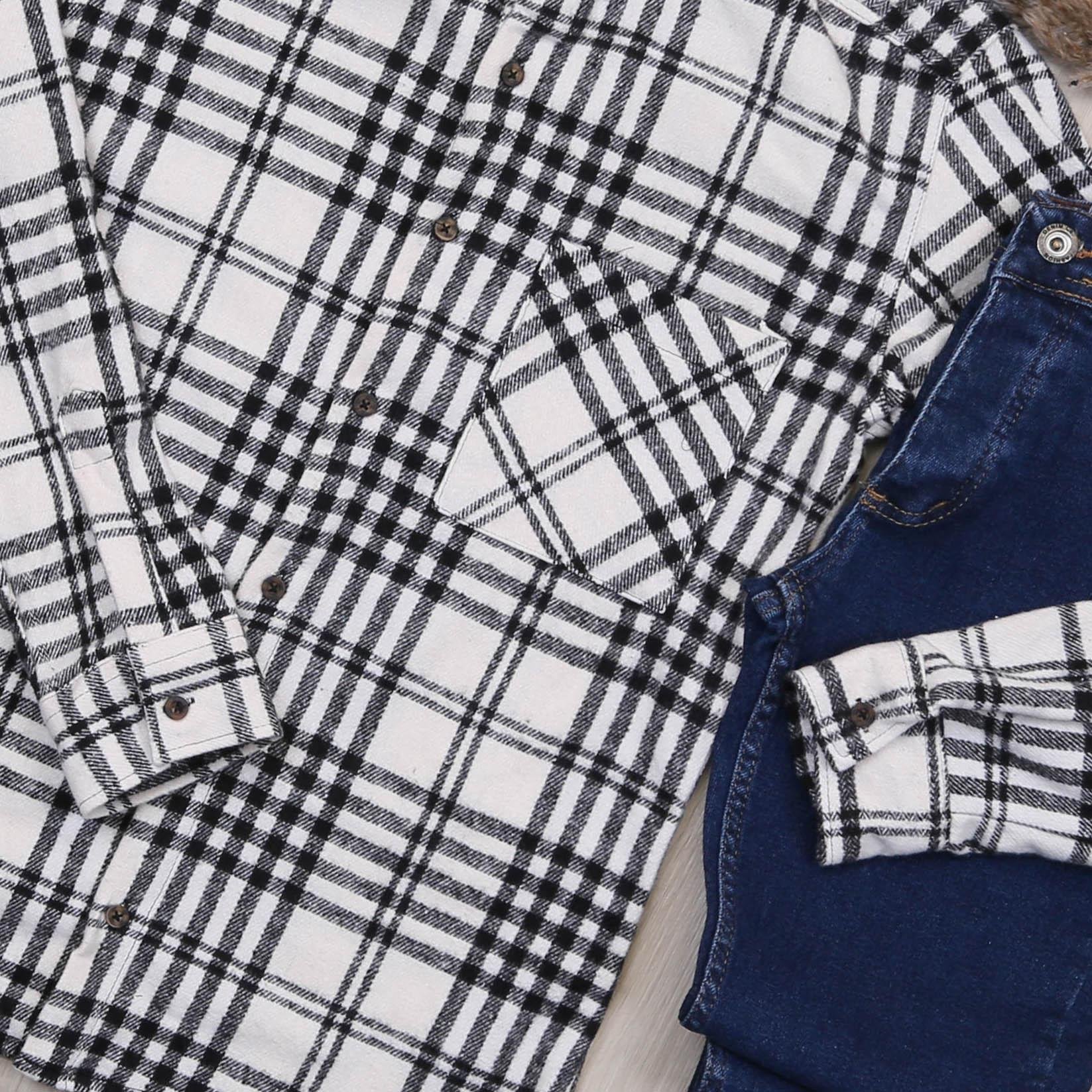 Siyah Çizgili Ekose Gömlek Ayakkabı Lacivert Kot Pantolon Kombin