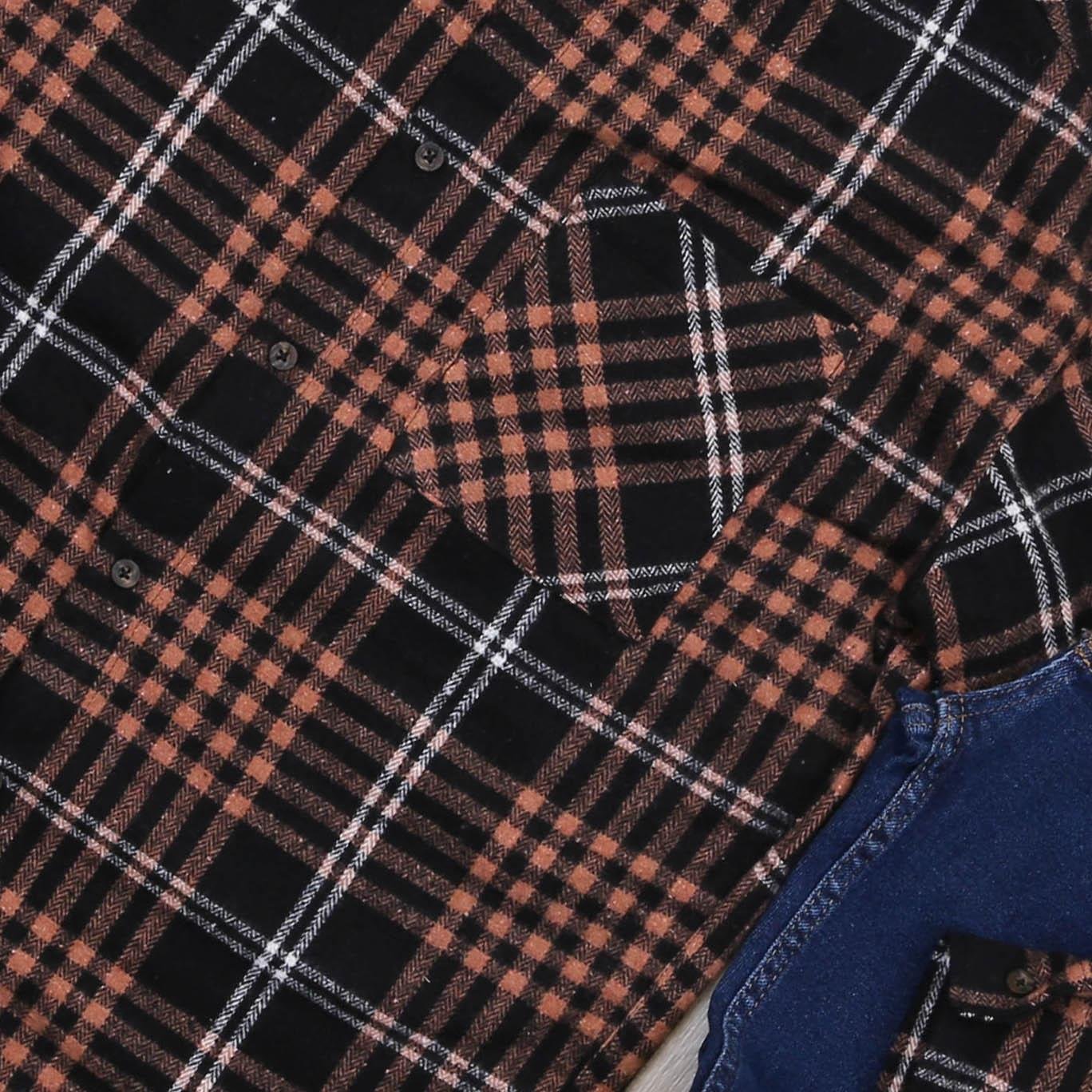 Siyah Çizgili Ekose Gömlek Bot Lacivert Kot Pantolon Kombin