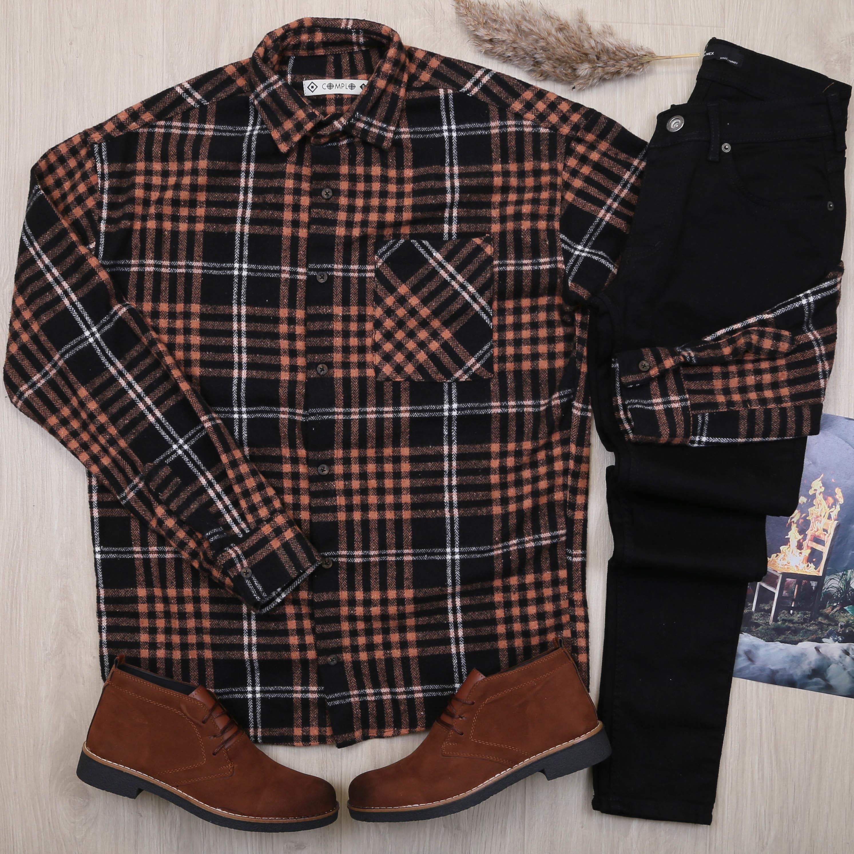 Siyah Çizgili Ekose Gömlek Taba Bot Siyah Kot Pantolon Kombin