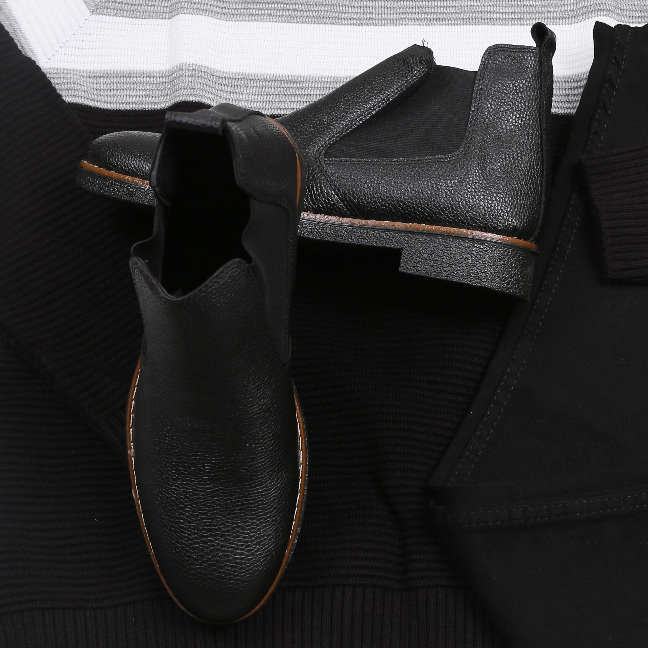 Siyah Çizgili Kazak Kot Pantolon Bot Kombini