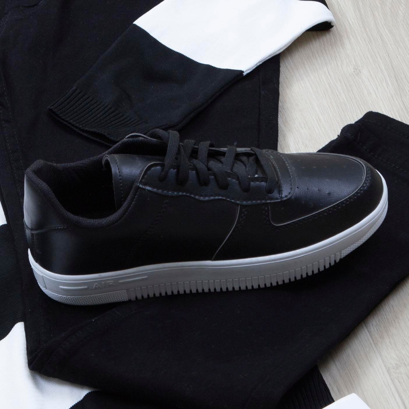 Siyah Çizgili Kazak Pantolon Ayakkabı Kombin