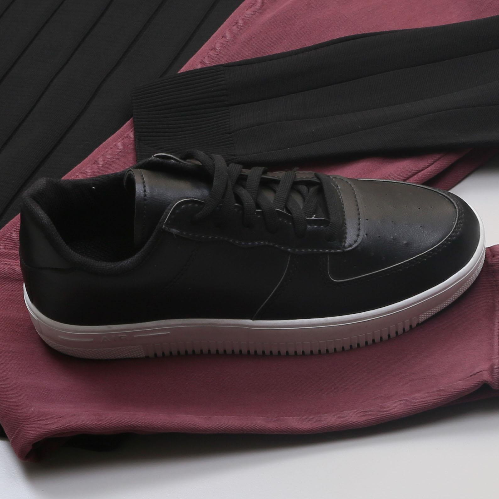 Siyah Çizgili Triko Polo Yaka Pantolon Ayakkabı Kombin