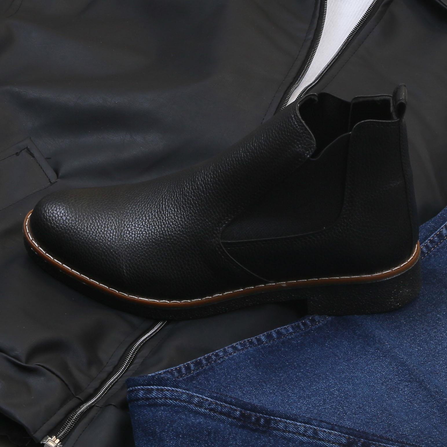 Siyah Deri Ceket Boğazlı Body Pantolon Bot Kombin