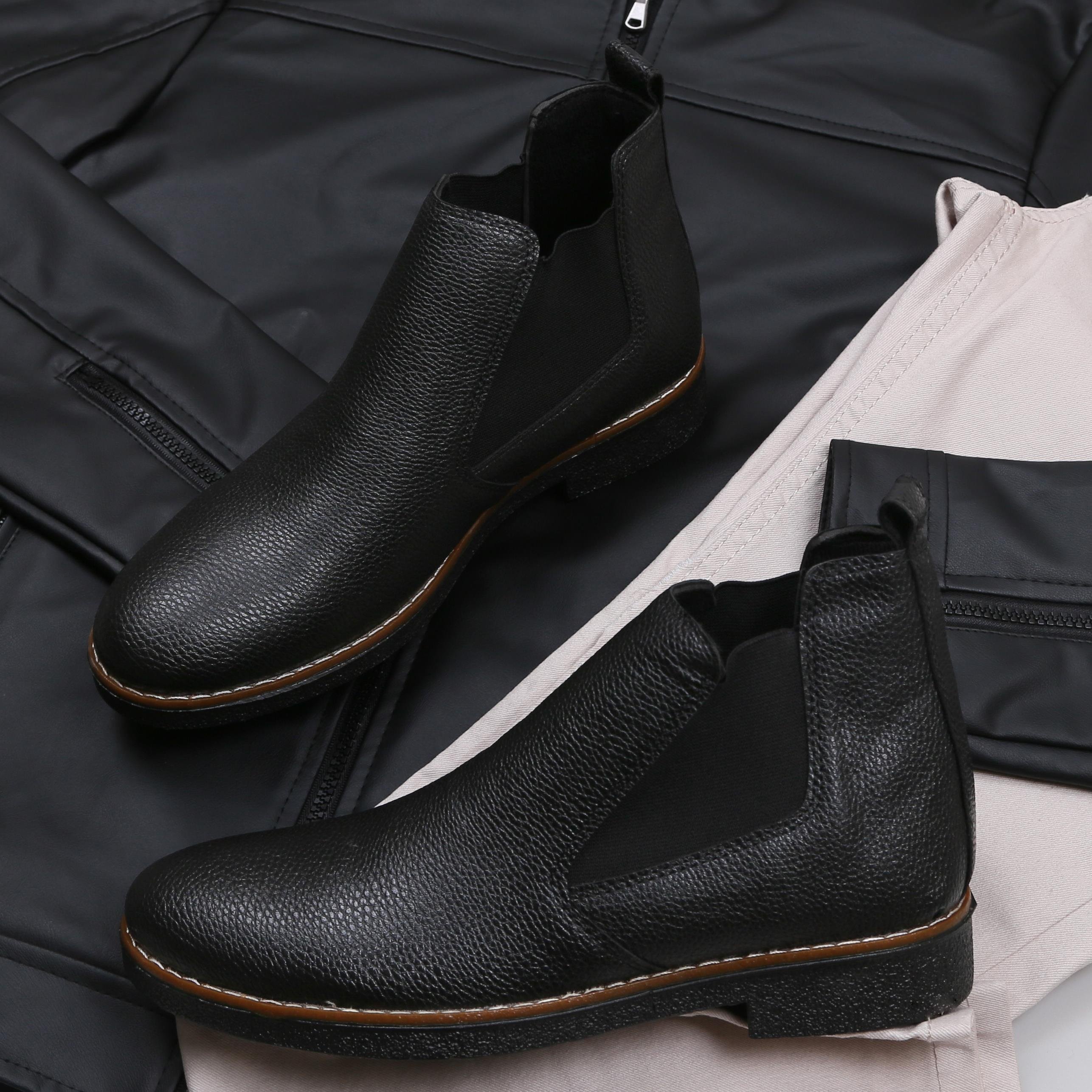 Siyah Deri Ceket Boğazlı Body Pantolon Bot Kombin