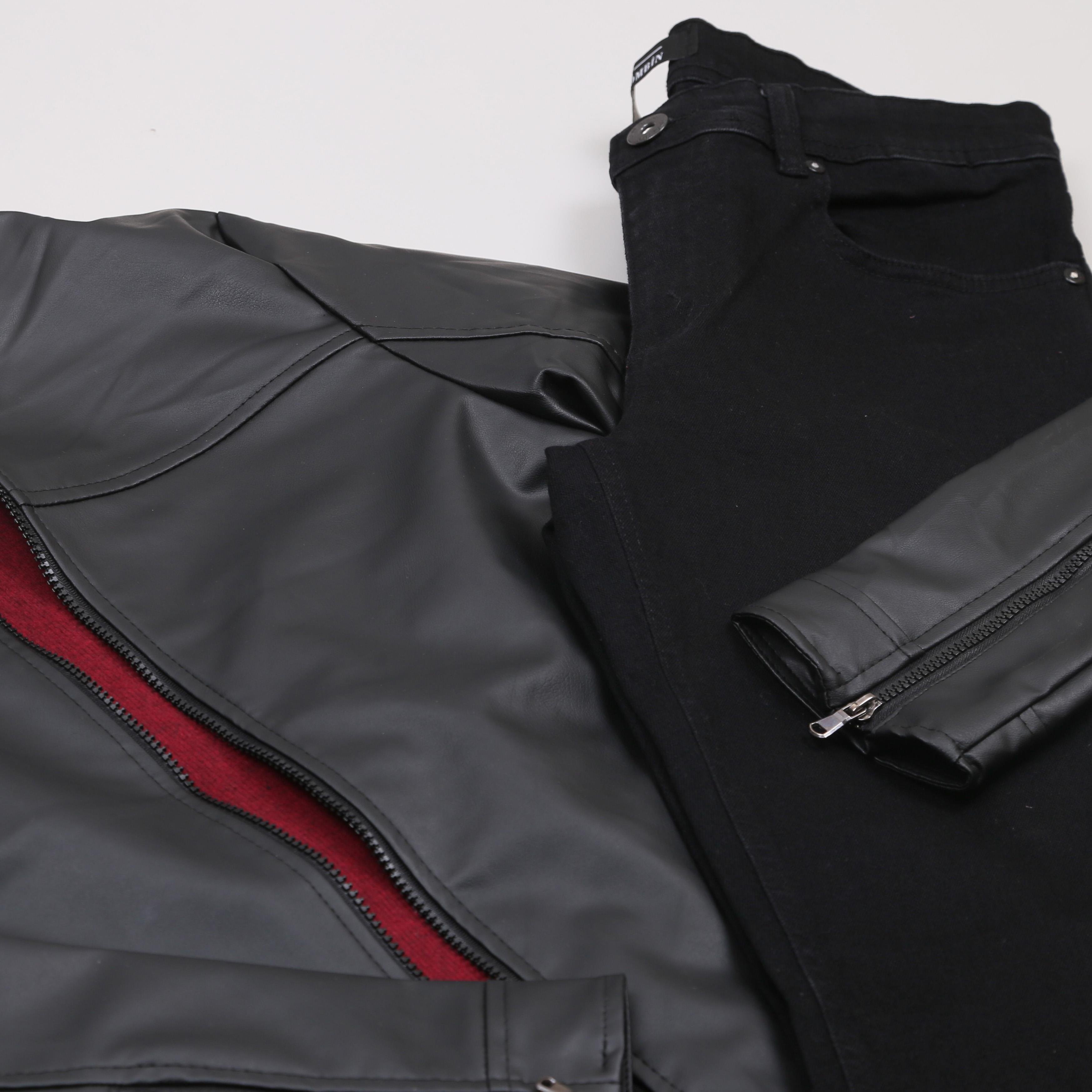 Siyah Deri Ceket Kazak Pantolon Bot Kombin