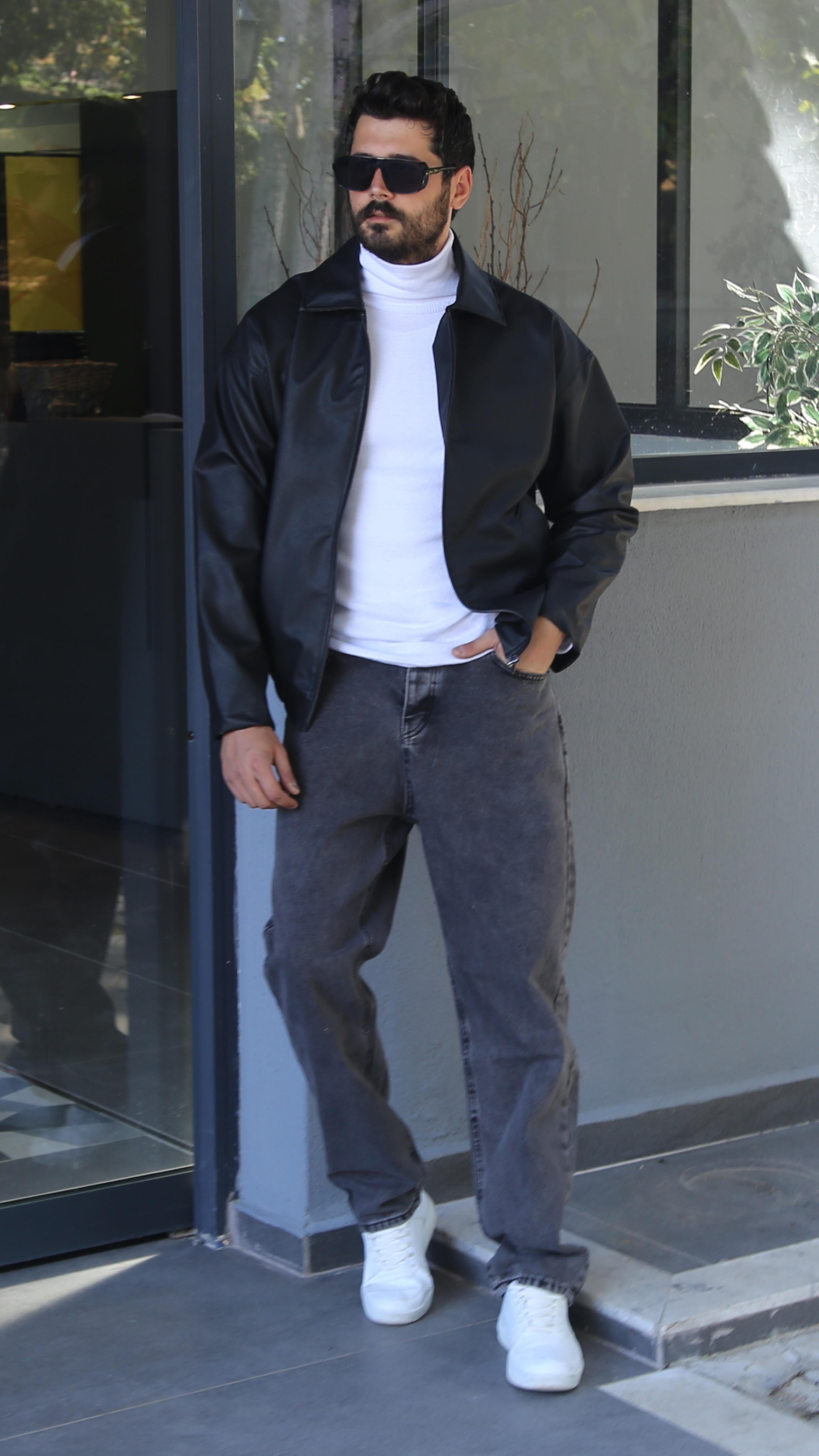 Siyah Deri Ceket Kombini