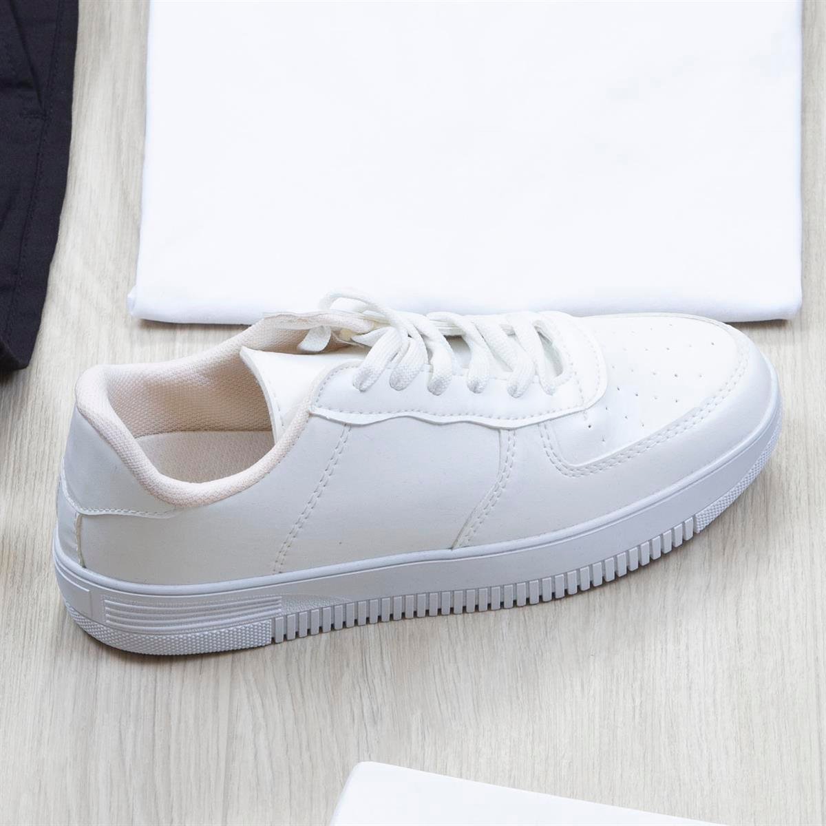 Siyah Deri Ceket Tişört Pantolon Ayakkabı Kombin