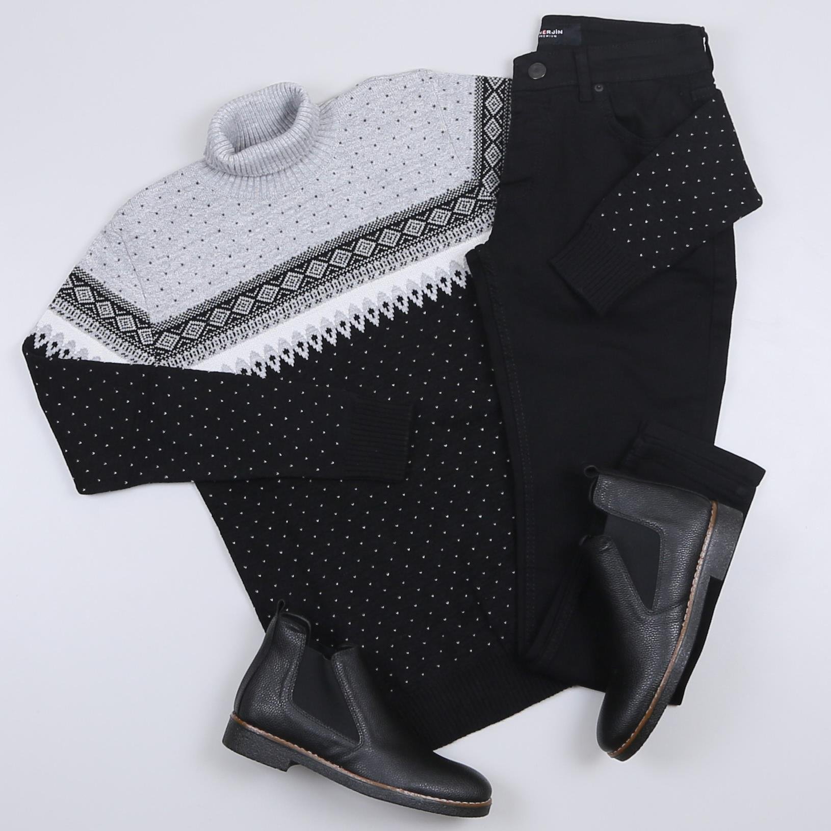 Siyah Desenli Kazak Kot Pantolon Bot Kombini