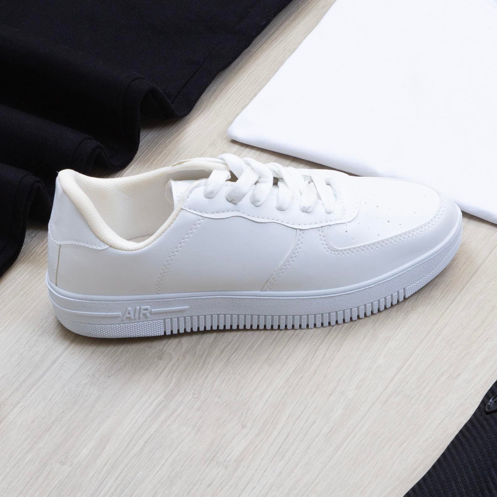 Siyah Dik Yaka Blazer Ceket Tişört Pantolon Ayakkabı Kombin