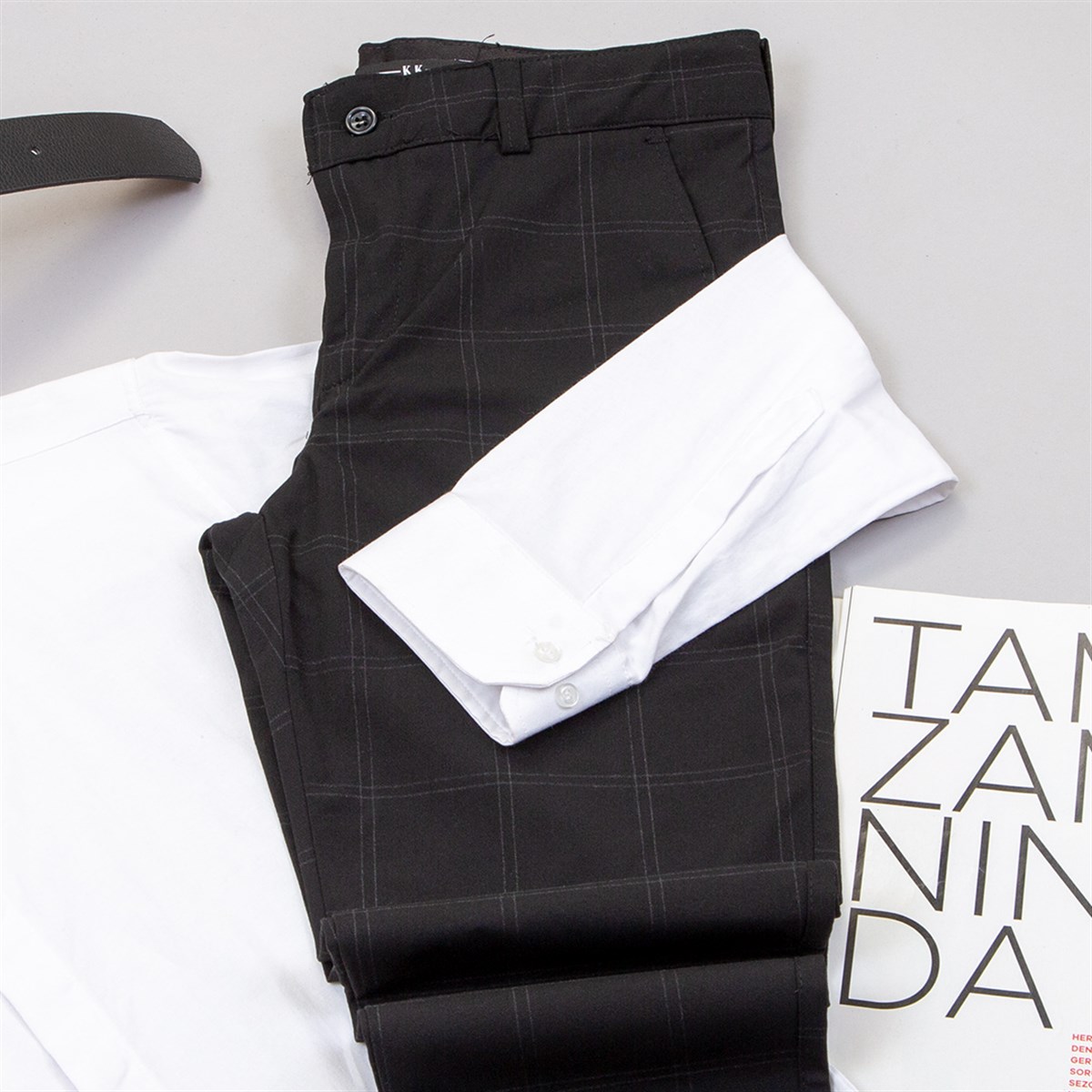 Siyah Ekose Pantolon Beyaz Gömlek Ayakkabı Kombin