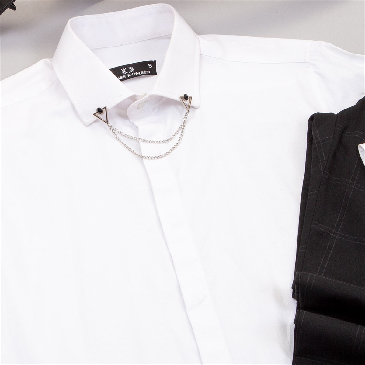 Siyah Ekose Pantolon Beyaz Gömlek Ayakkabı Kombin