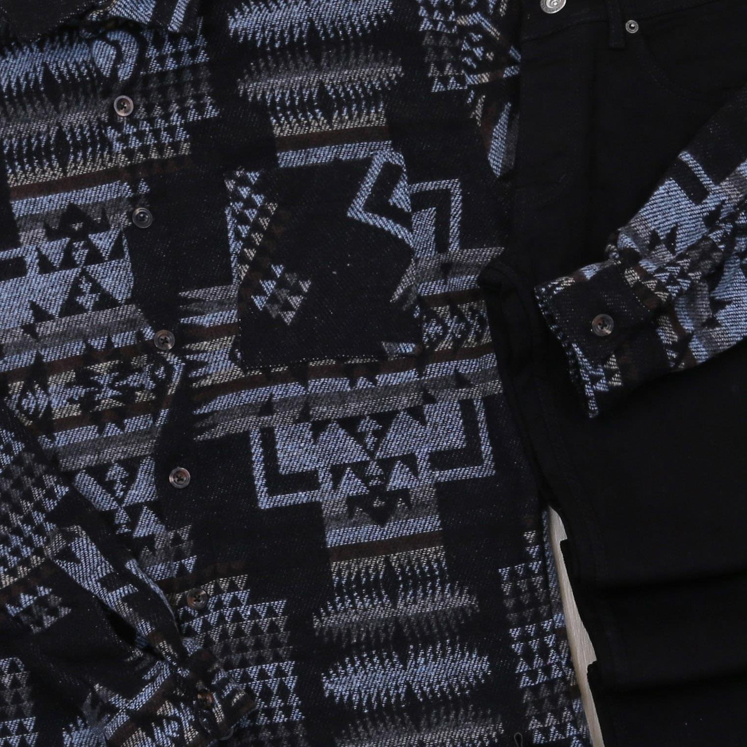 Siyah Etnik Desenli Gömlek Bot Siyah Kot Pantolon Kombin