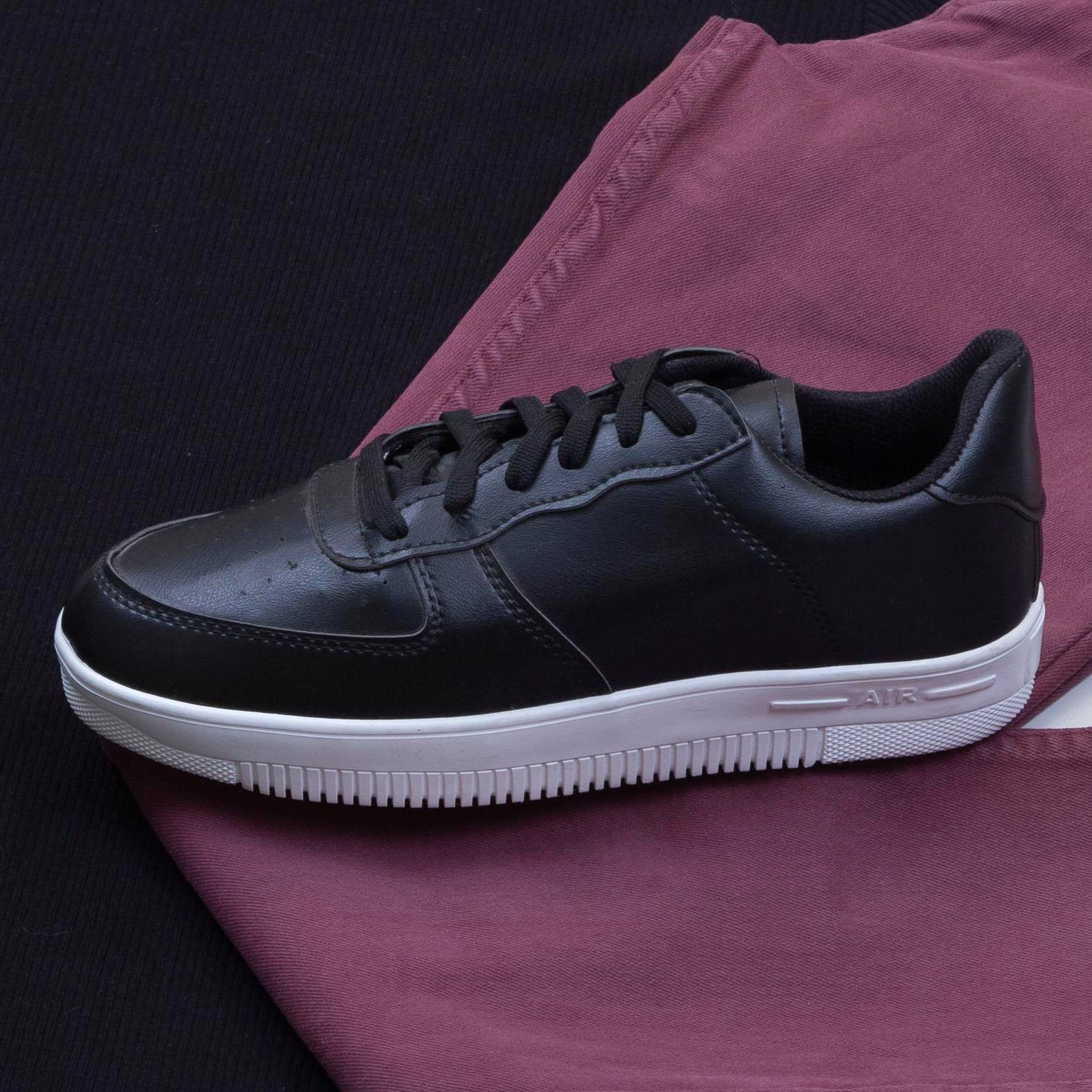 Siyah Fitilli Basic Tişört Pantolon Ayakkabı Kombin