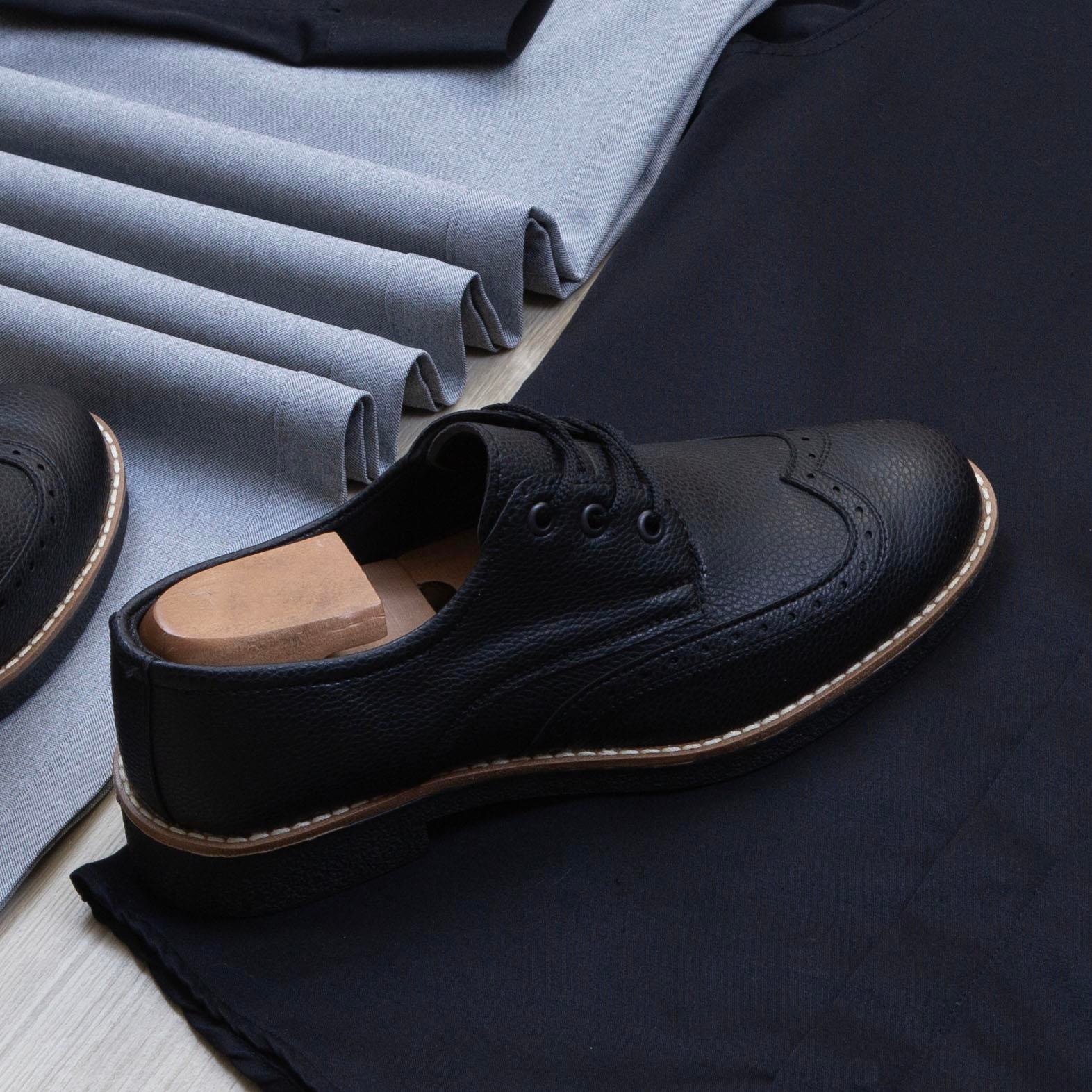 Siyah Gömlek Pantolon Ayakkabı Kombin