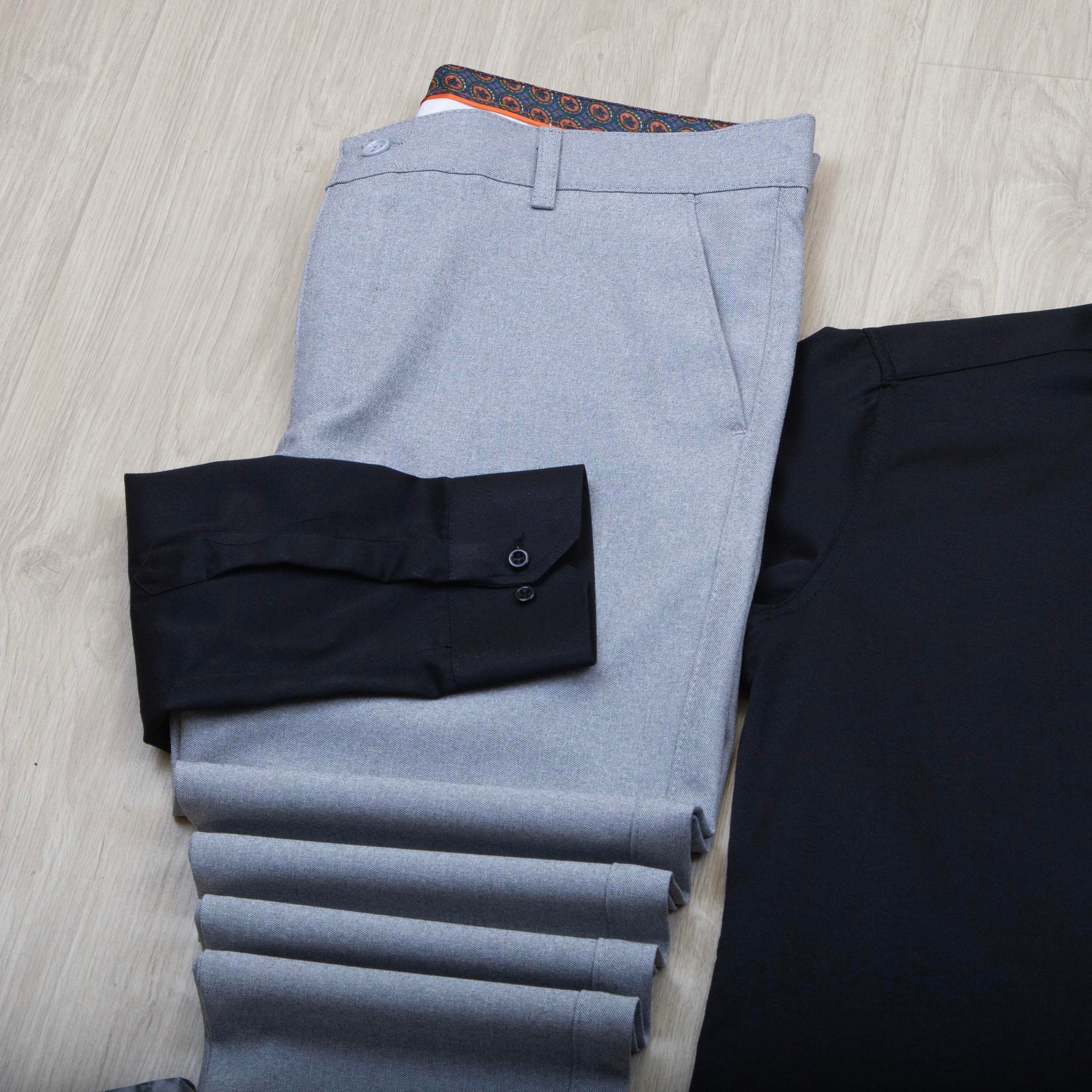 Siyah Gömlek Gri Pantolon Kombin