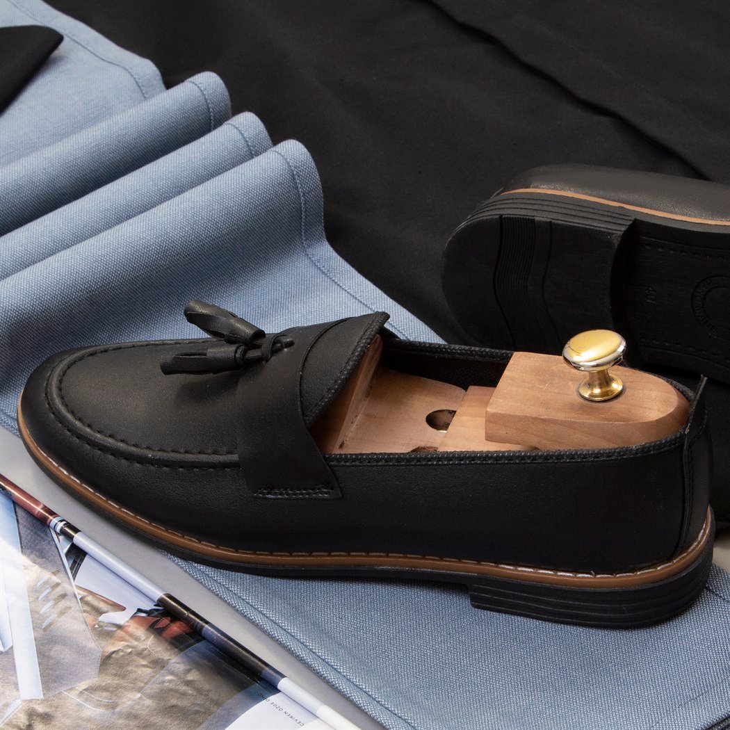 Siyah Gömlek Mavi Pantolon Ayakkabı Kombin