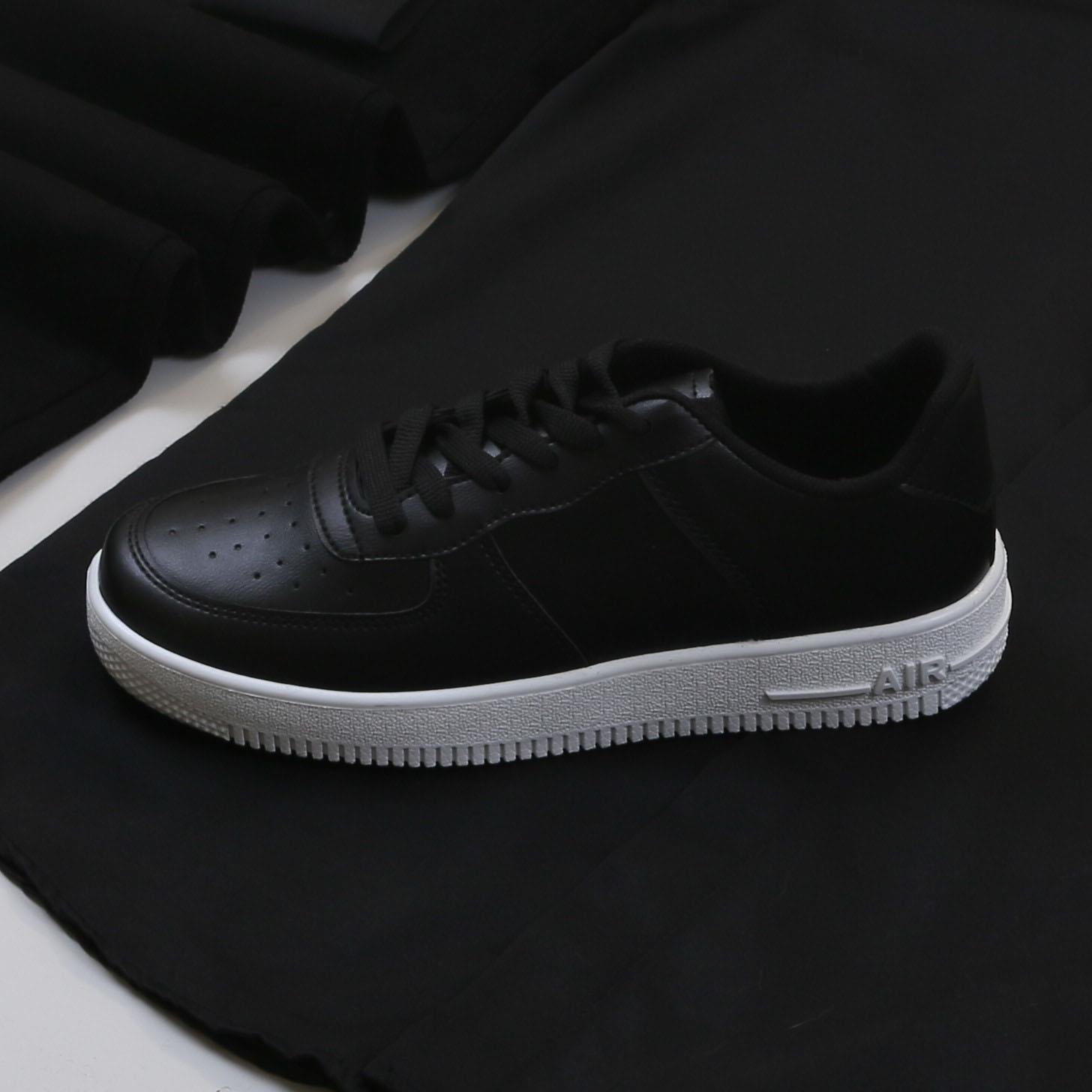 Siyah Gömlek Pantolon Ayakkabı Kombin