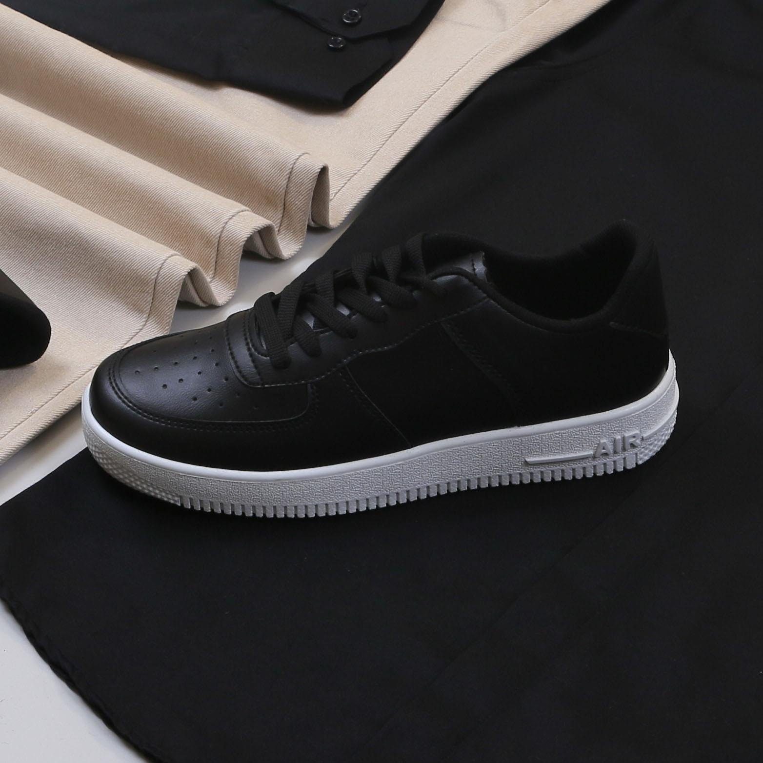 Siyah Gömlek Pantolon Ayakkabı Kombin