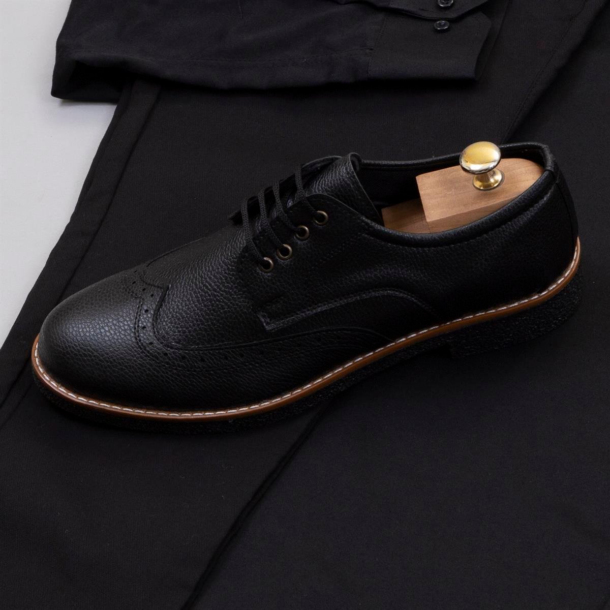 Siyah Gömlek Siyah Pantolon Papyon Askı Ayakkabı Kombin