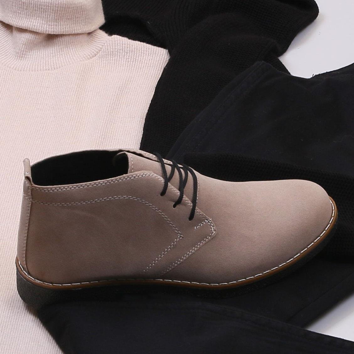 Siyah Kapşonlu Hırka Boğazlı Body Pantolon Bot Kombin