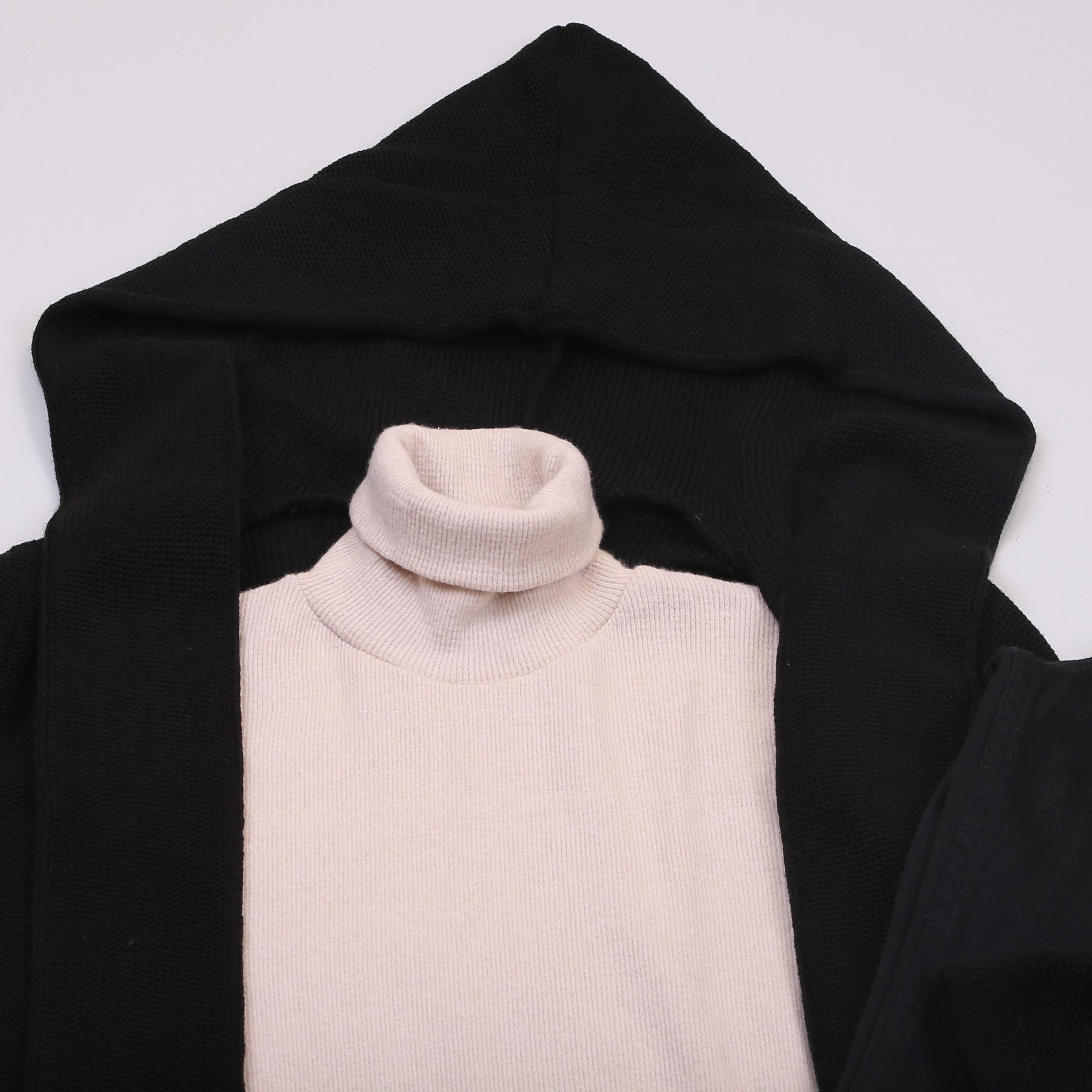 Siyah Kapşonlu Hırka Boğazlı Body Pantolon Bot Kombin