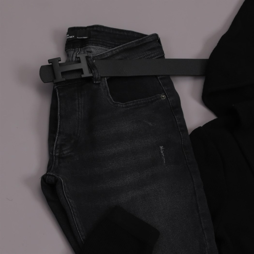 Siyah Kapşonlu Hırka Pantolon Kombini