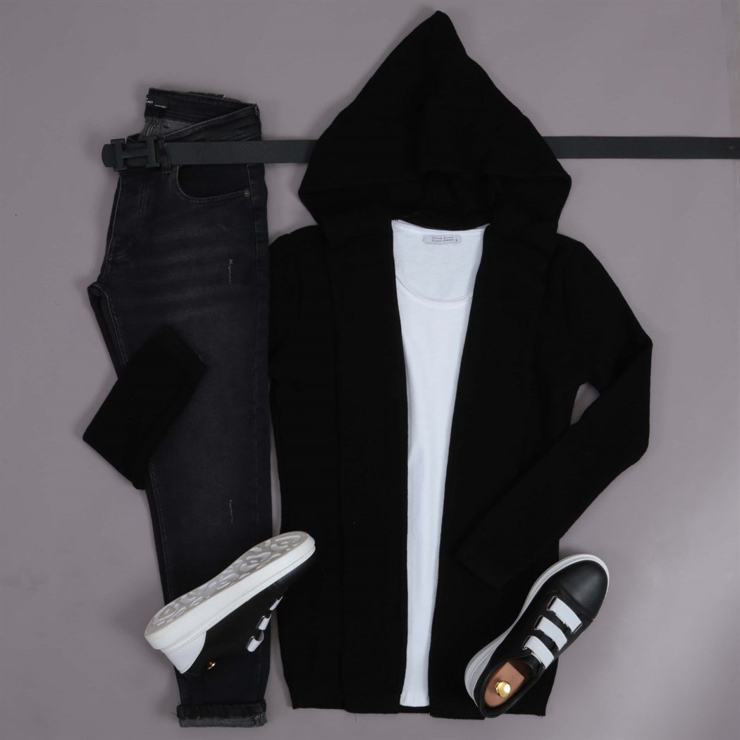 Siyah Kapşonlu Hırka Pantolon Kombini