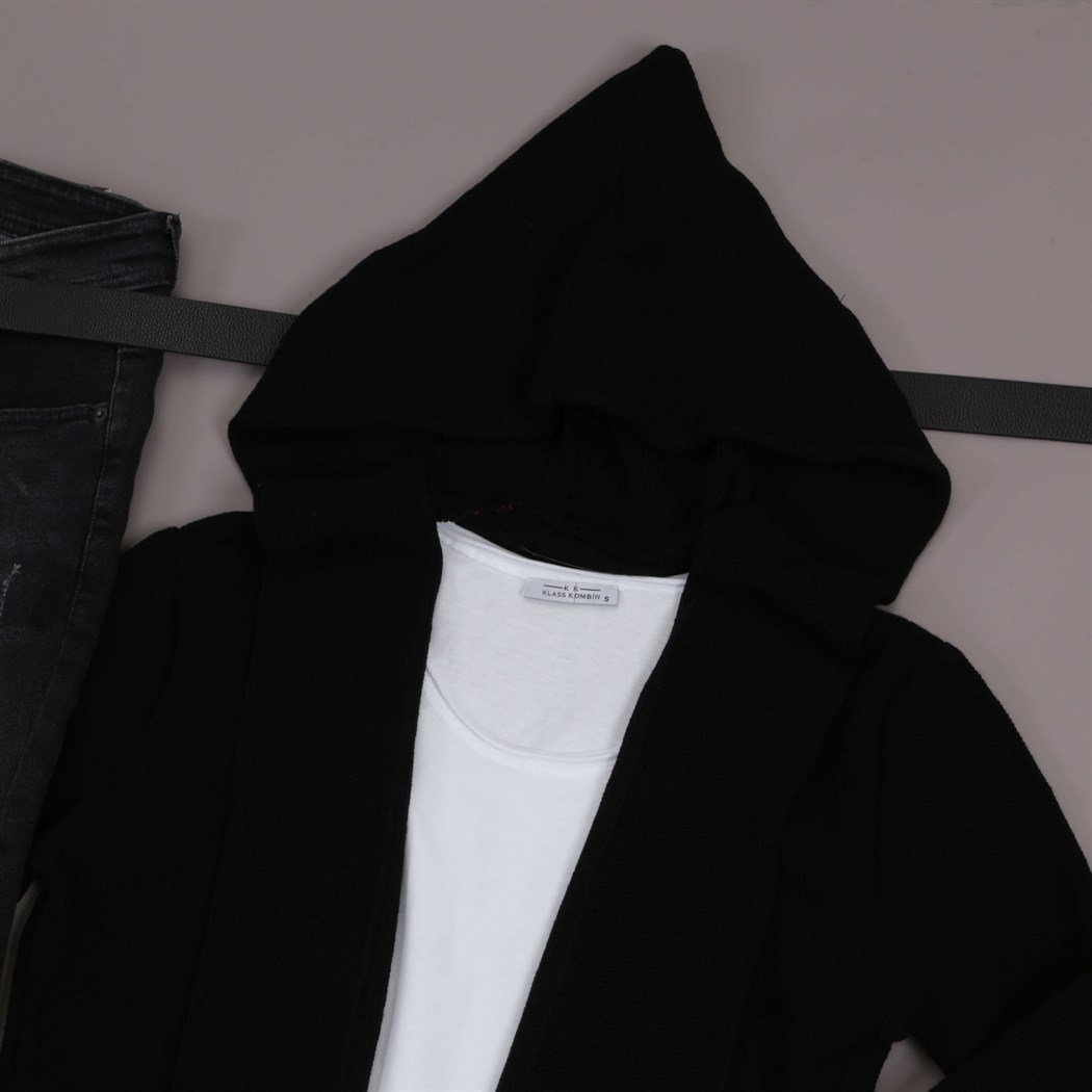 Siyah Kapşonlu Hırka Pantolon Kombini