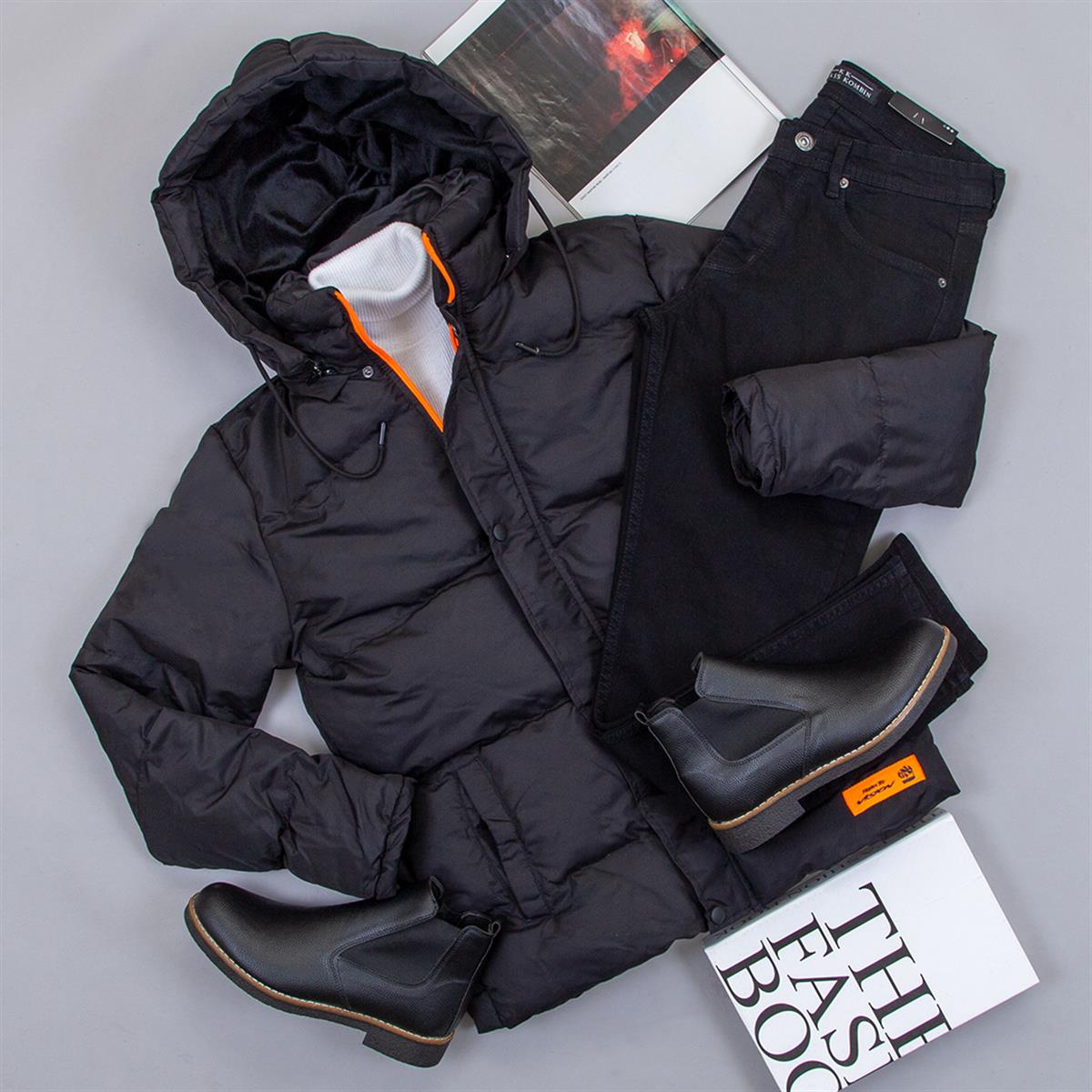 Siyah Kapşonlu Şişme Mont Boğazlı Kazak Pantolon Bot Kombin