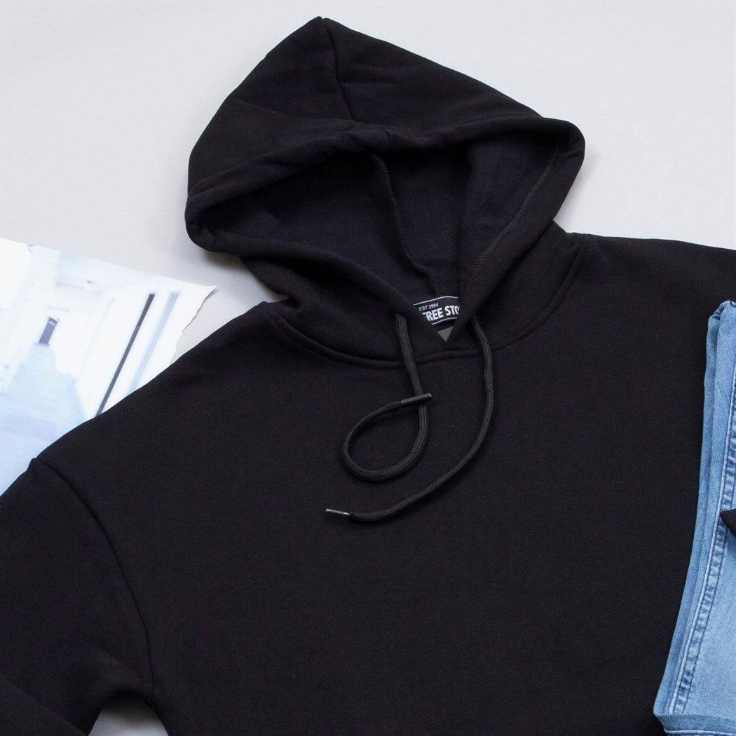 Siyah Kapşonlu Sweat Pantolon Ayakkabı Kombin