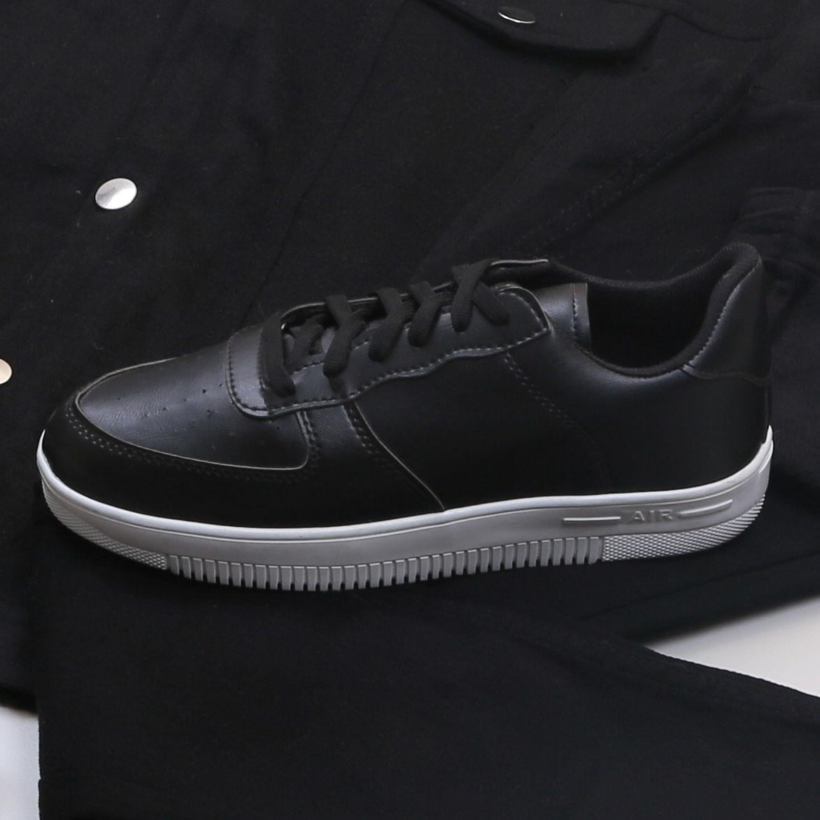 Siyah Kaşe Ceket Tişört Pantolon Ayakkabı Kombin