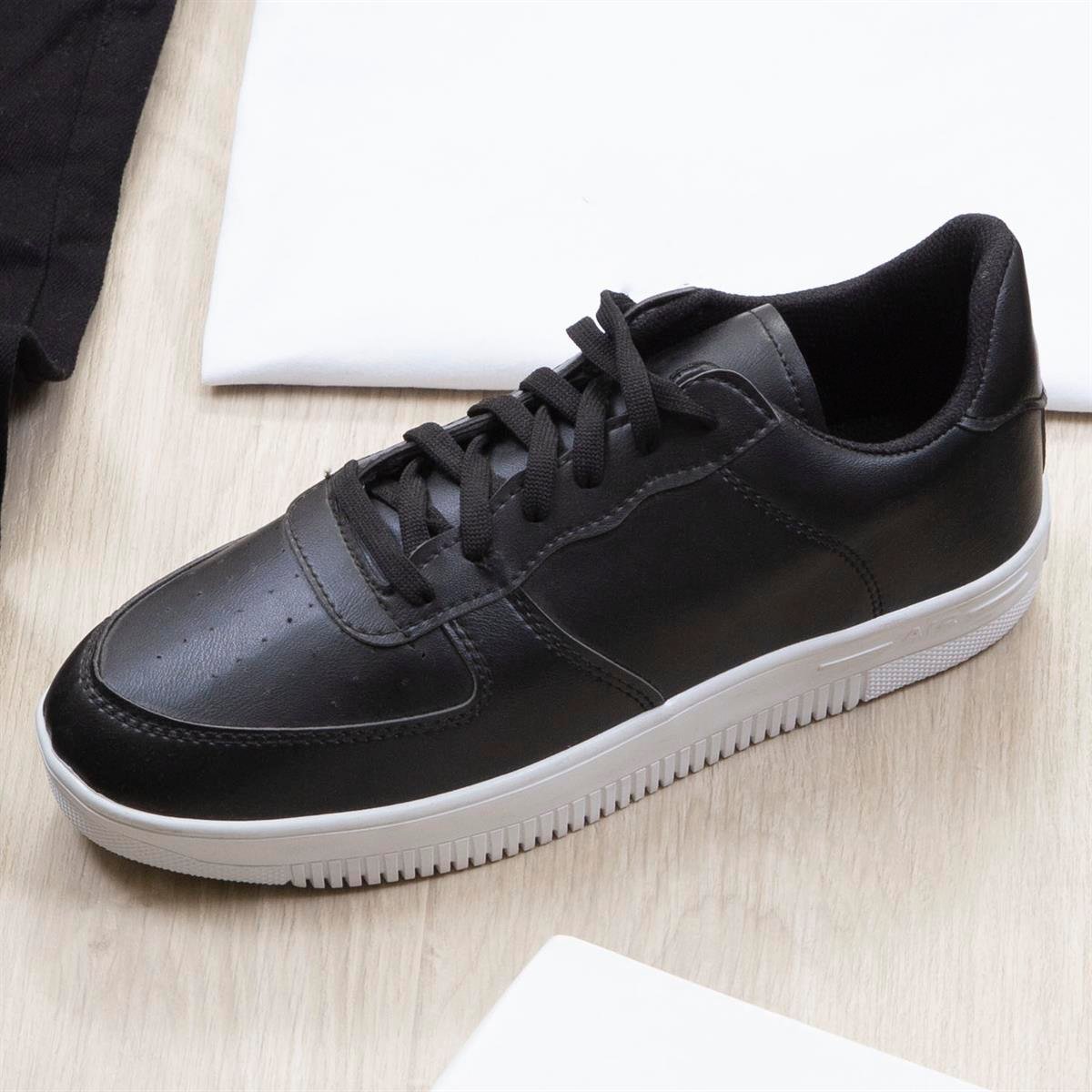 Siyah Kaşe Ceket Tişört Pantolon Ayakkabı Kombin