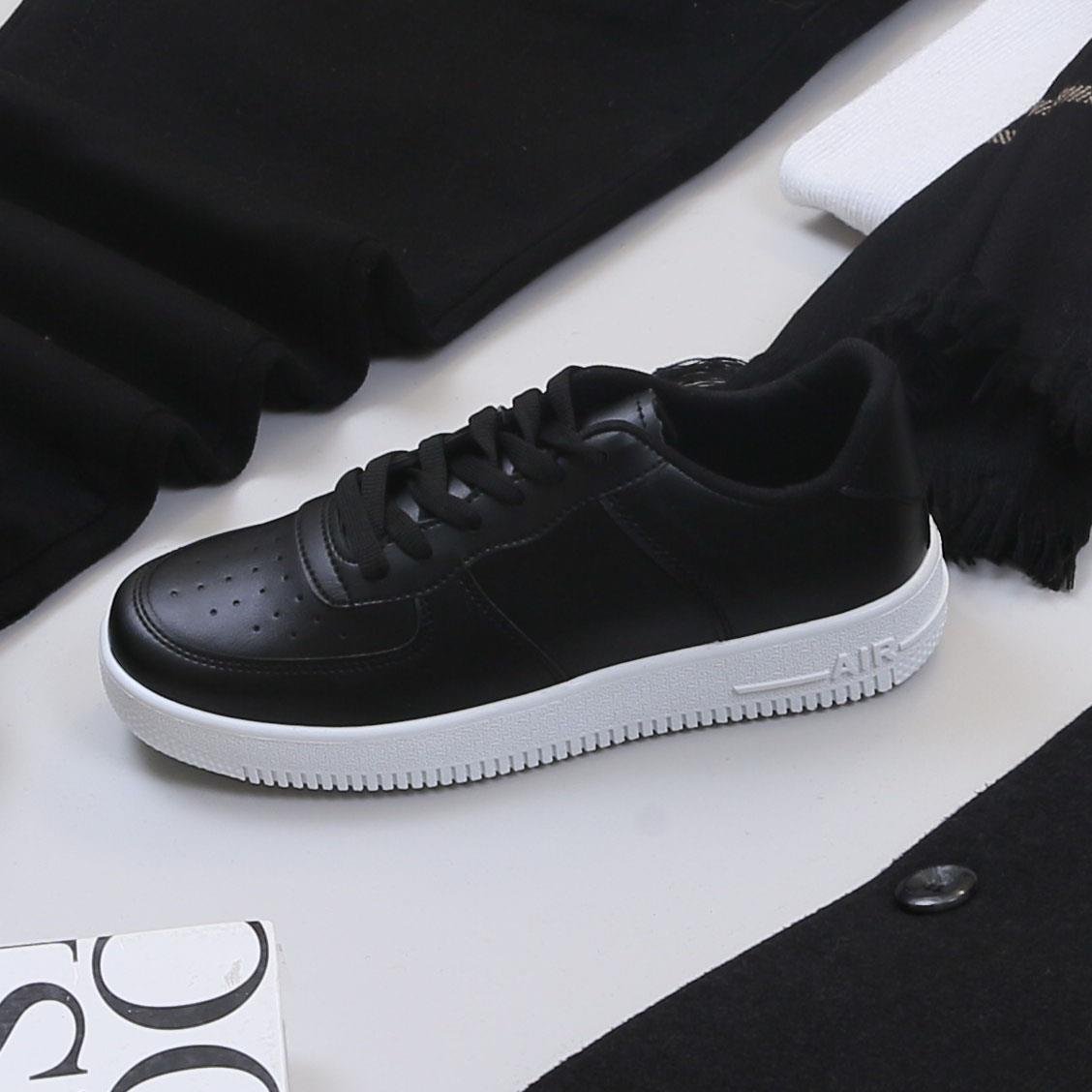 Siyah Kaşe Kaban Boğazlı Body Pantolon Ayakkabı Kombin