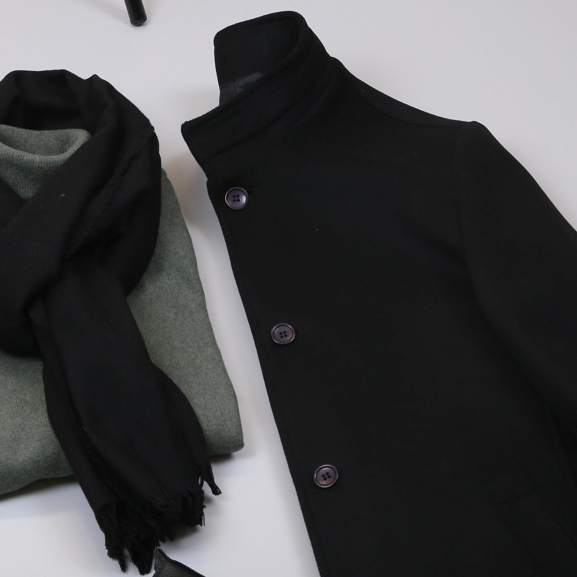 Siyah Kaşe Kaban Boğazlı Body Pantolon Bot Kombin