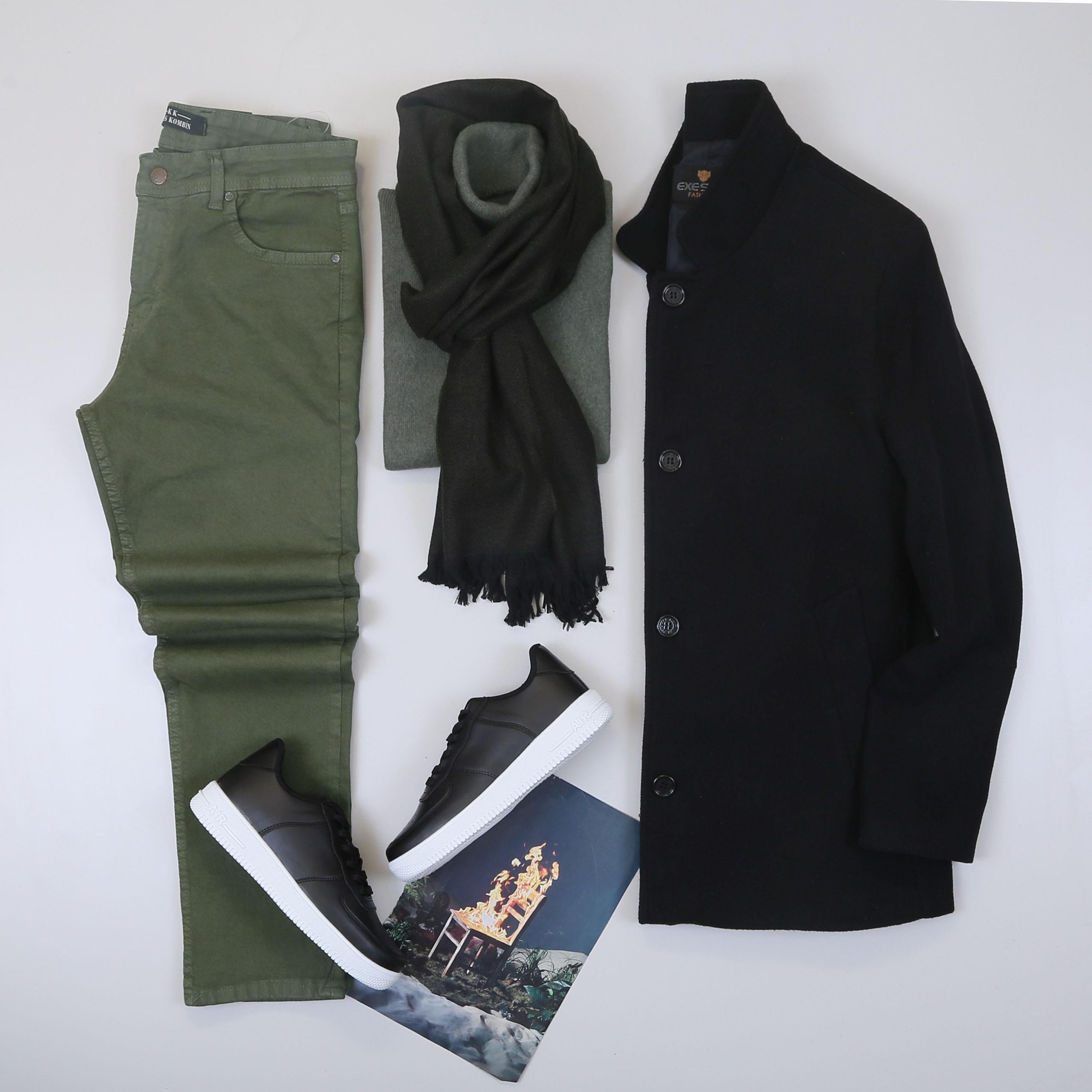 Siyah Kaşe Kaban Boğazlı Body Pantolon Ayakkabı Kombin