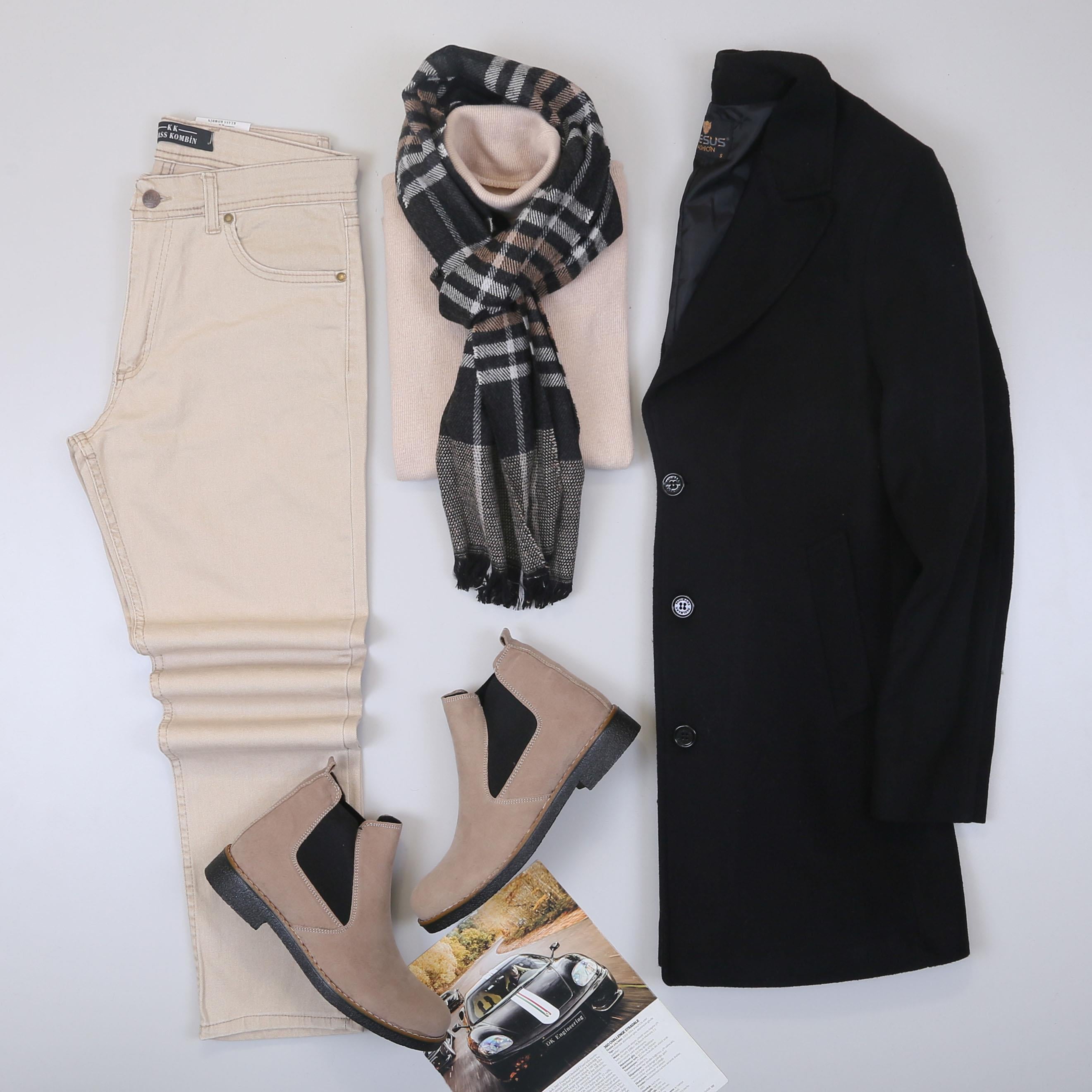 Siyah Kaşe Kaban Boğazlı Body Pantolon Bot Kombin