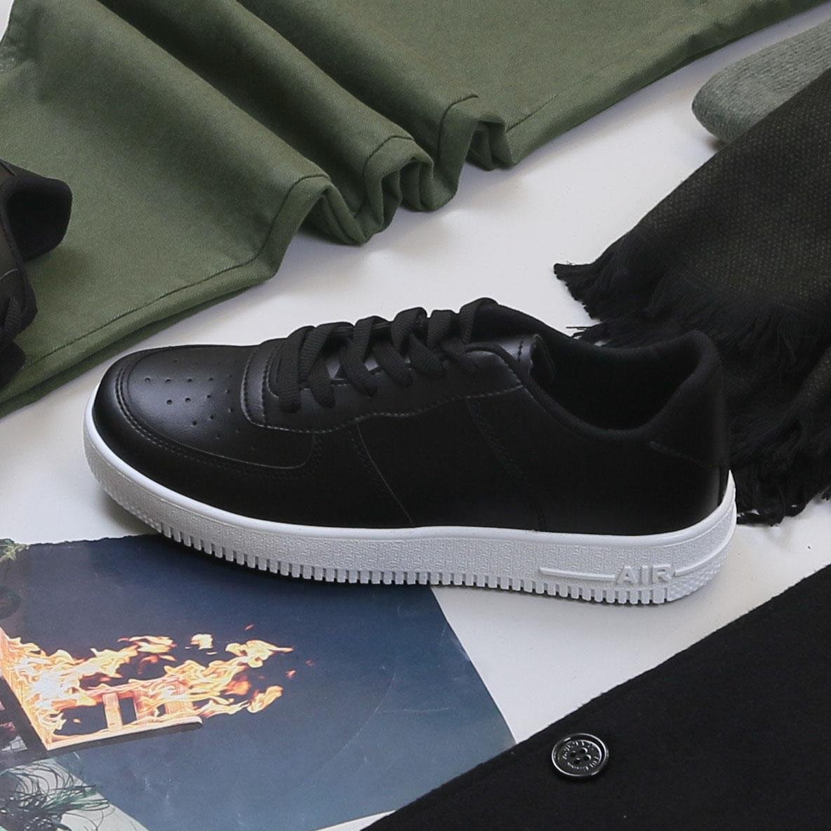 Siyah Kaşe Kaban Boğazlı Body Pantolon Ayakkabı Kombin