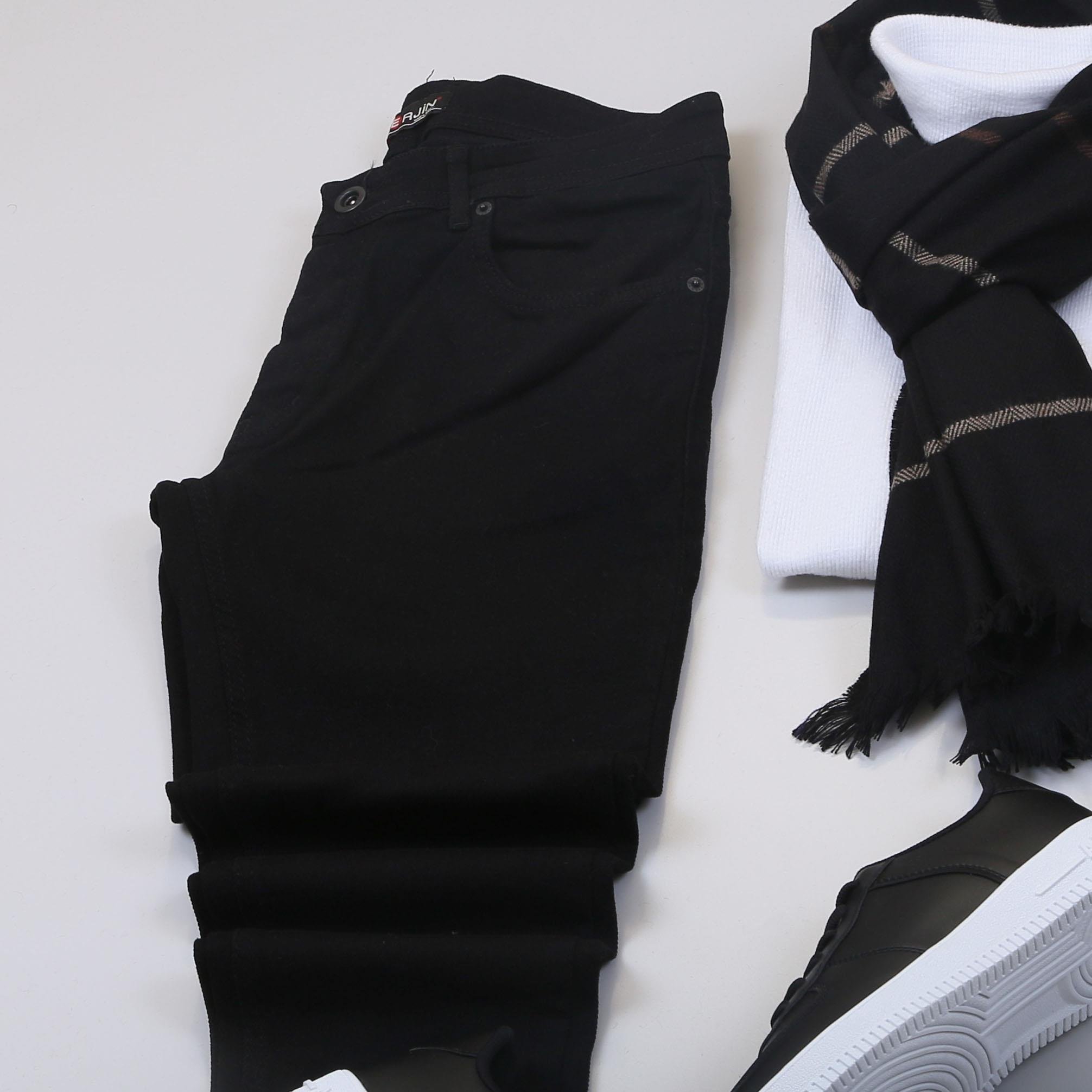 Siyah Kaşe Kaban Boğazlı Body Pantolon Ayakkabı Kombin