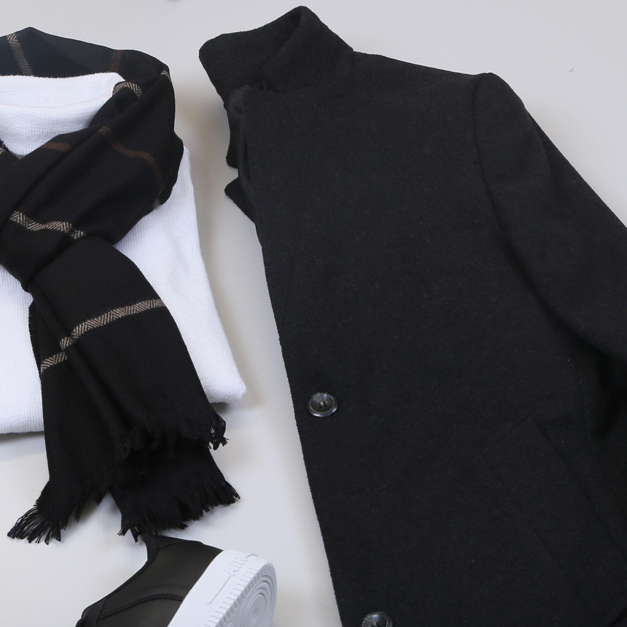 Siyah Kaşe Kaban Boğazlı Body Pantolon Ayakkabı Kombin