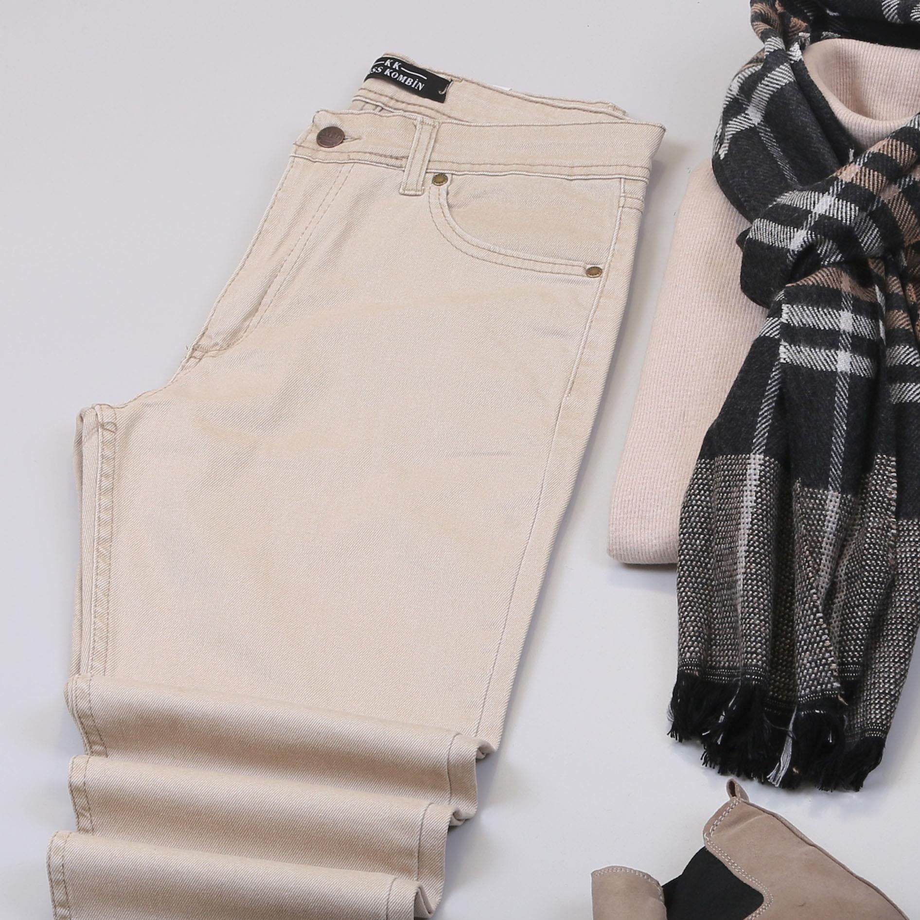 Siyah Kaşe Kaban Boğazlı Body Pantolon Bot Kombin